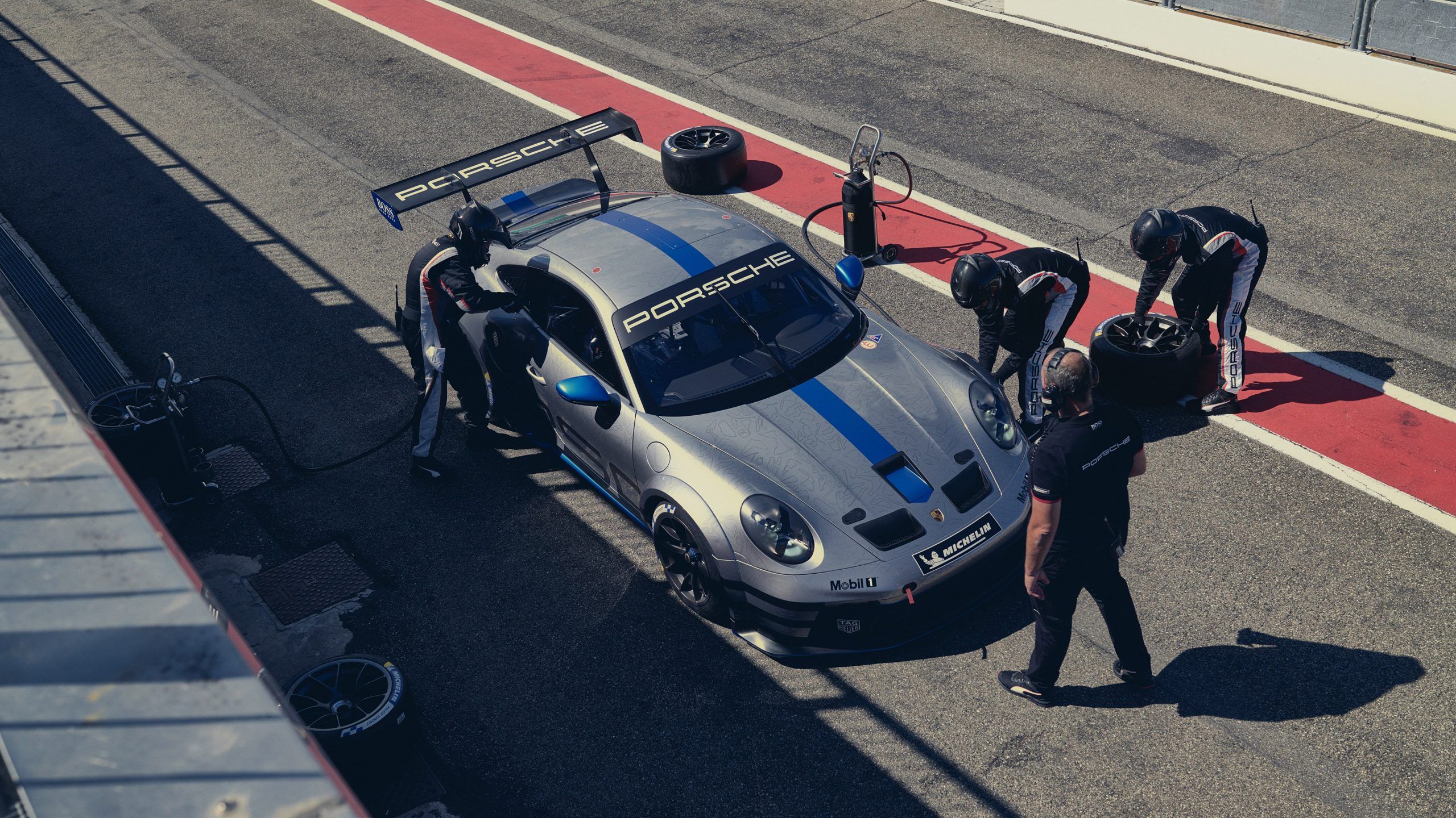 2560x1440 Porsche 911 GT3 Cup Wallpaper