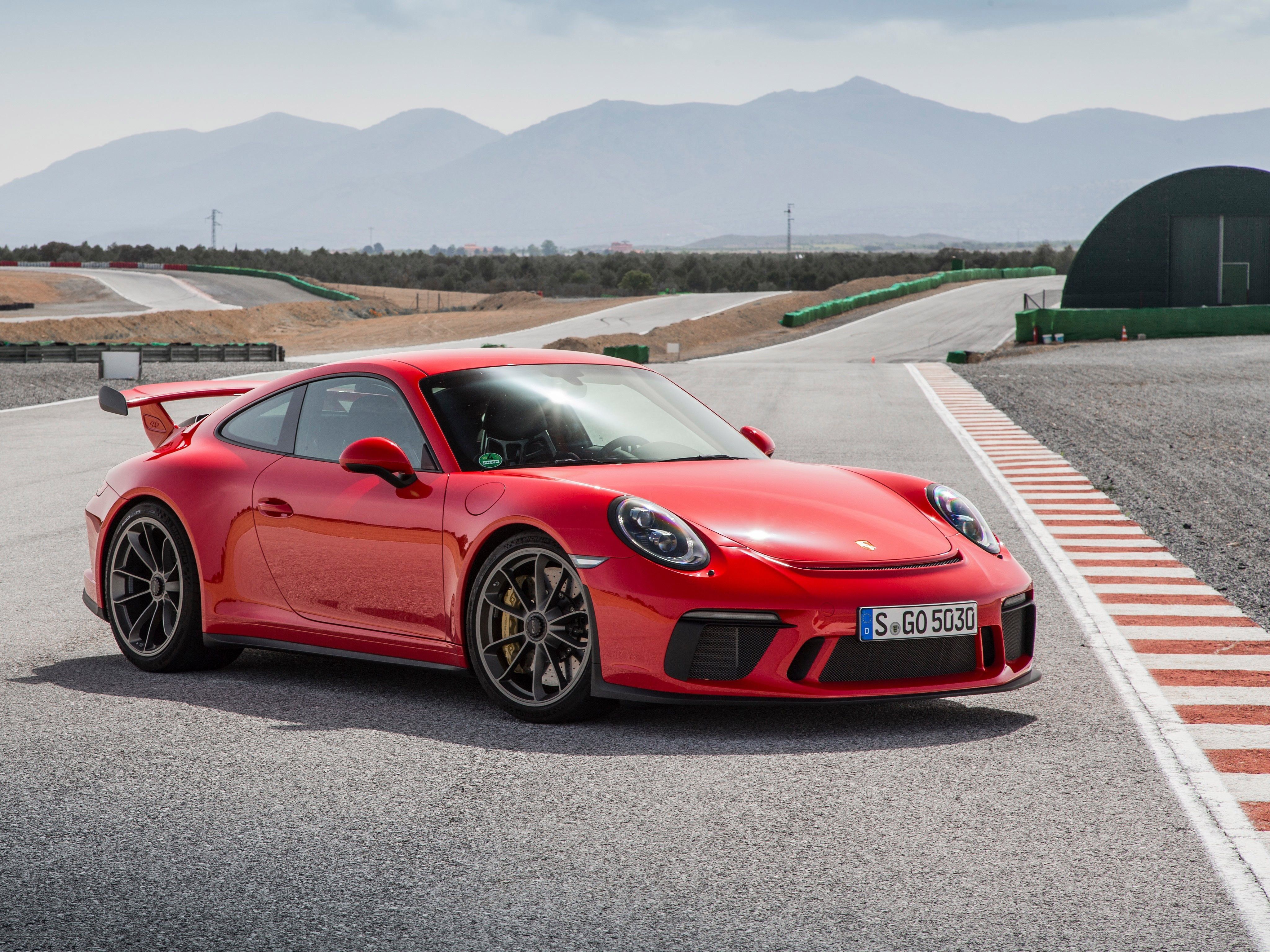 4096x3072 Free Porsche 911 Gt3 Cup 4K Wallpaper & Desktop HD Background for PC