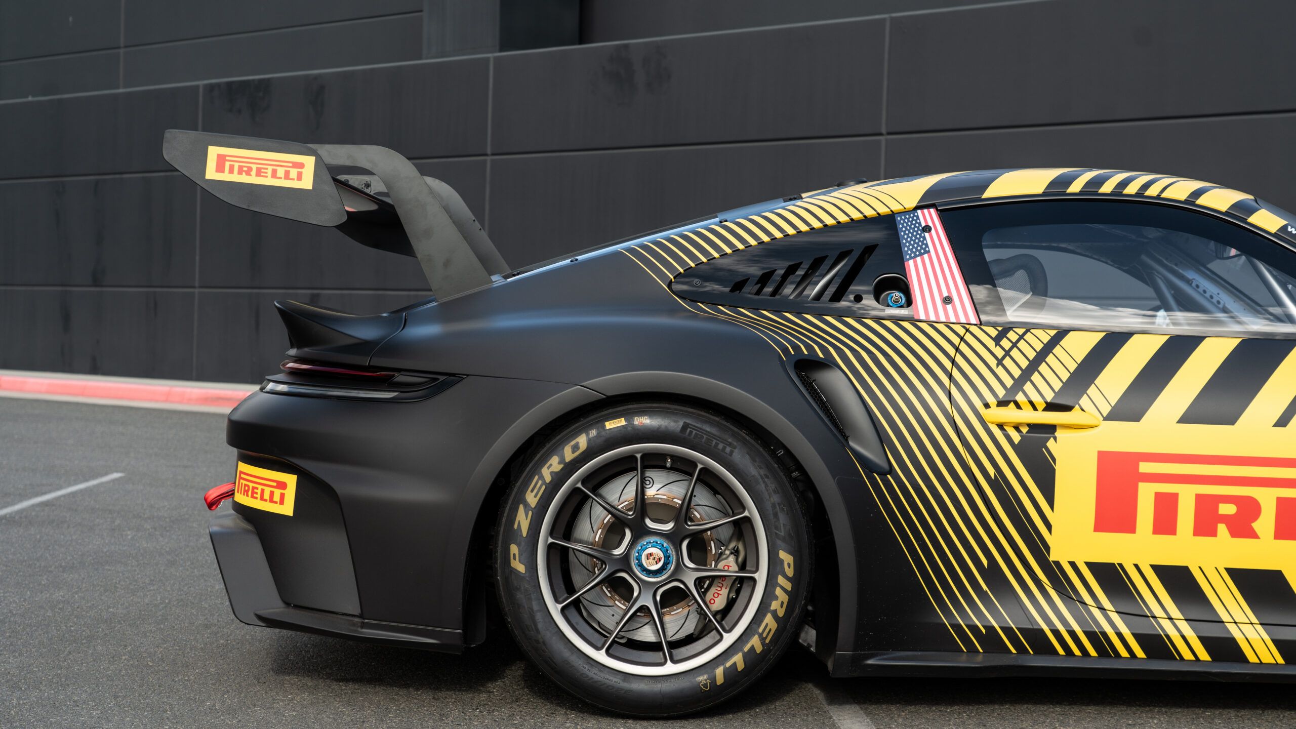 2560x1440 Driving the $000 Porsche race car that debuted as a $12 DLC in iRacing