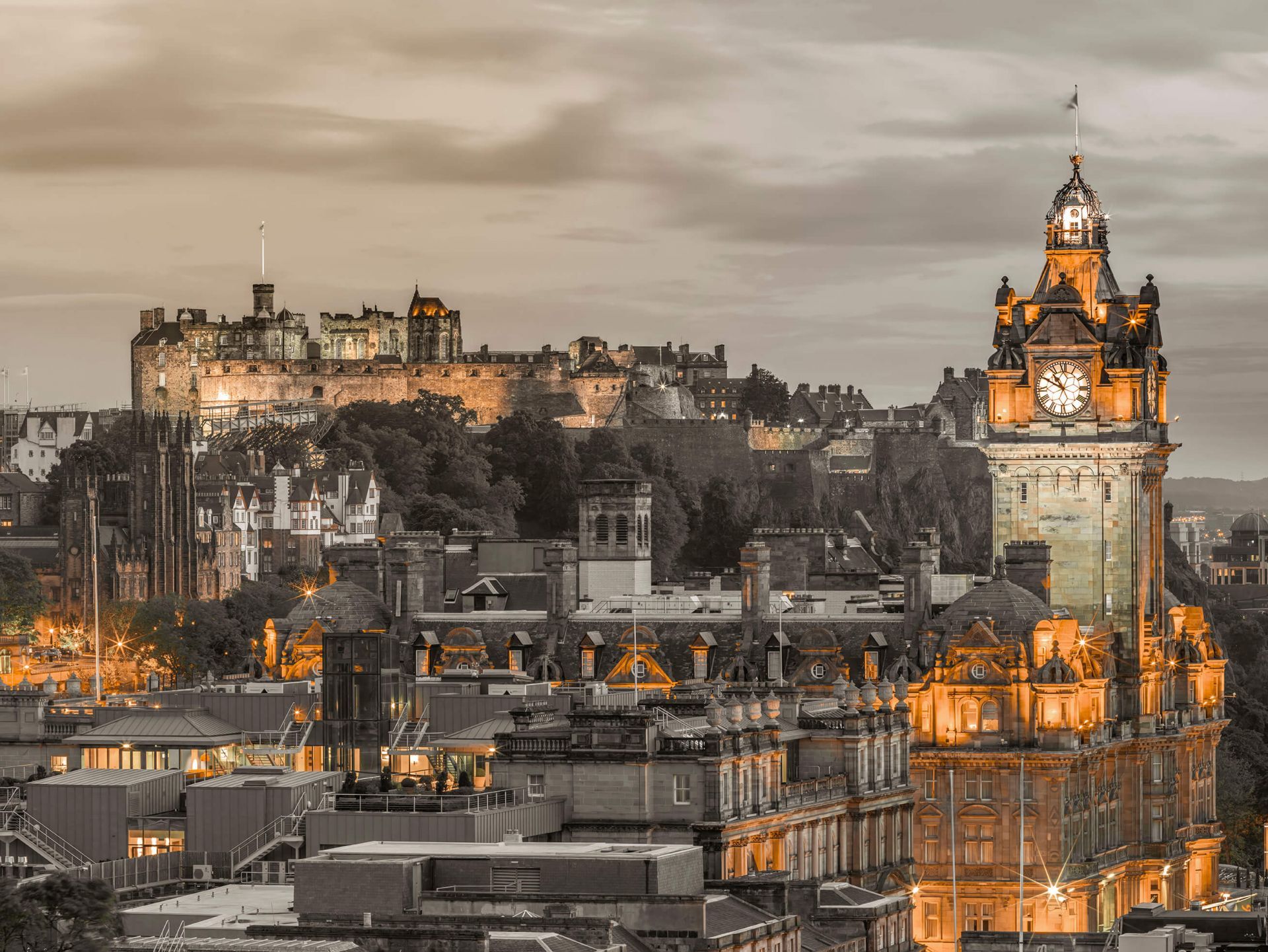 1920x1441 Photo wallpaper Castle and The Balmoral Hotel, Scotland