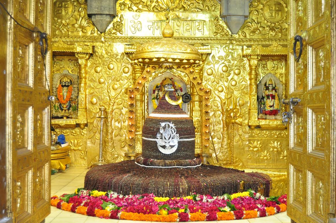 1161x771 In photo: Last Somvar of Shravan at Shri Somnath Mandir