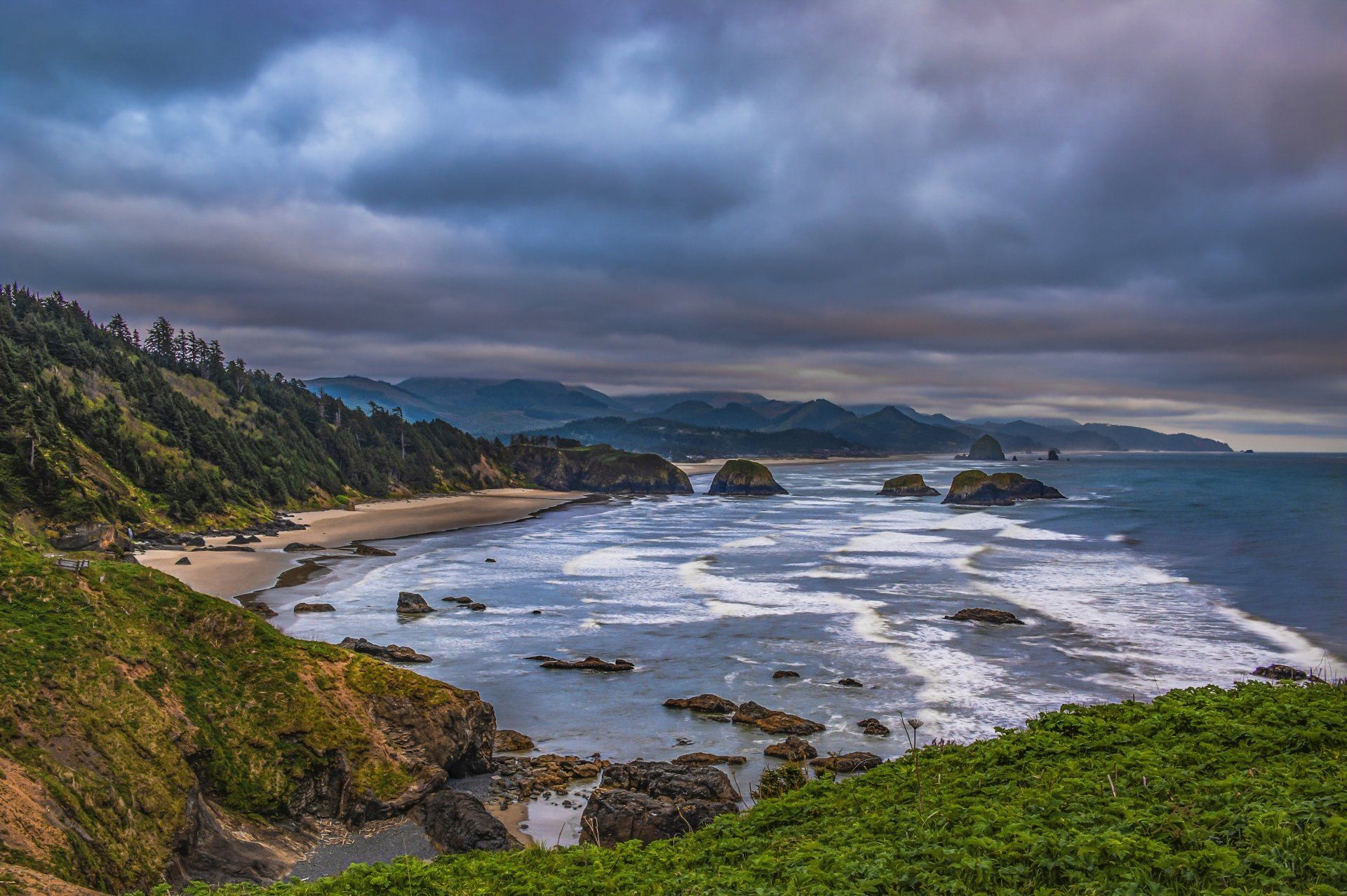 1920x1278 Cannon Beach Serenity: Stunning 4K Ultra HD Coastal Nature of the USAx2832
