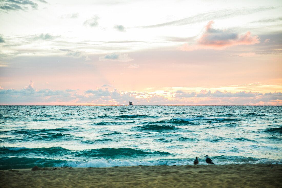 1100x733 Sunrise at Miami Beach, Florida, USA