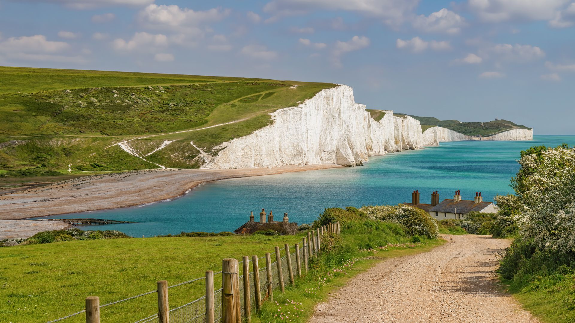1920x1080 View of the White cliffs of Dover in summer, Sussex, England, UK. Windows Spotlight Image