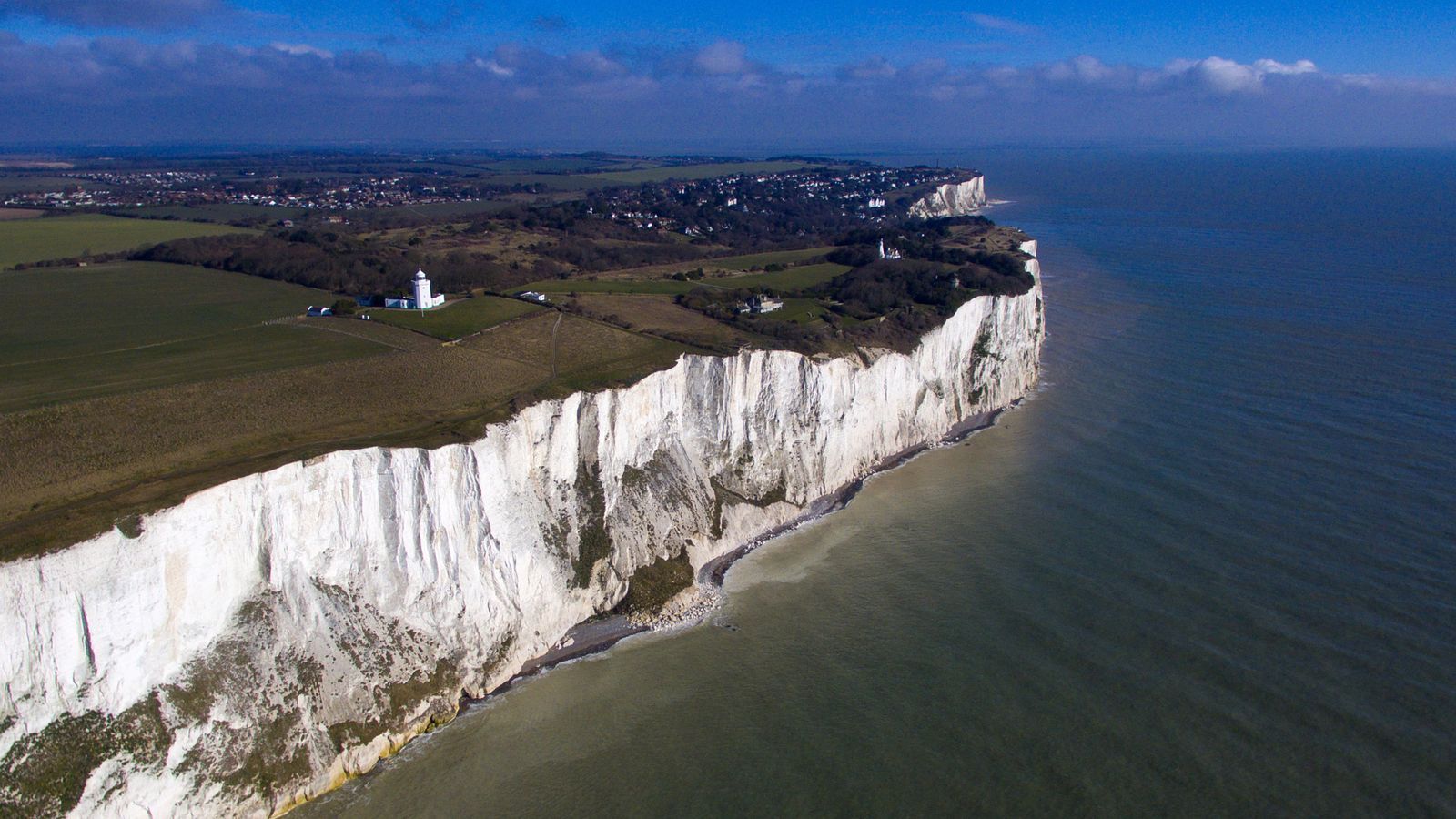 1600x900 Siblings found dead at White Cliffs of Dover