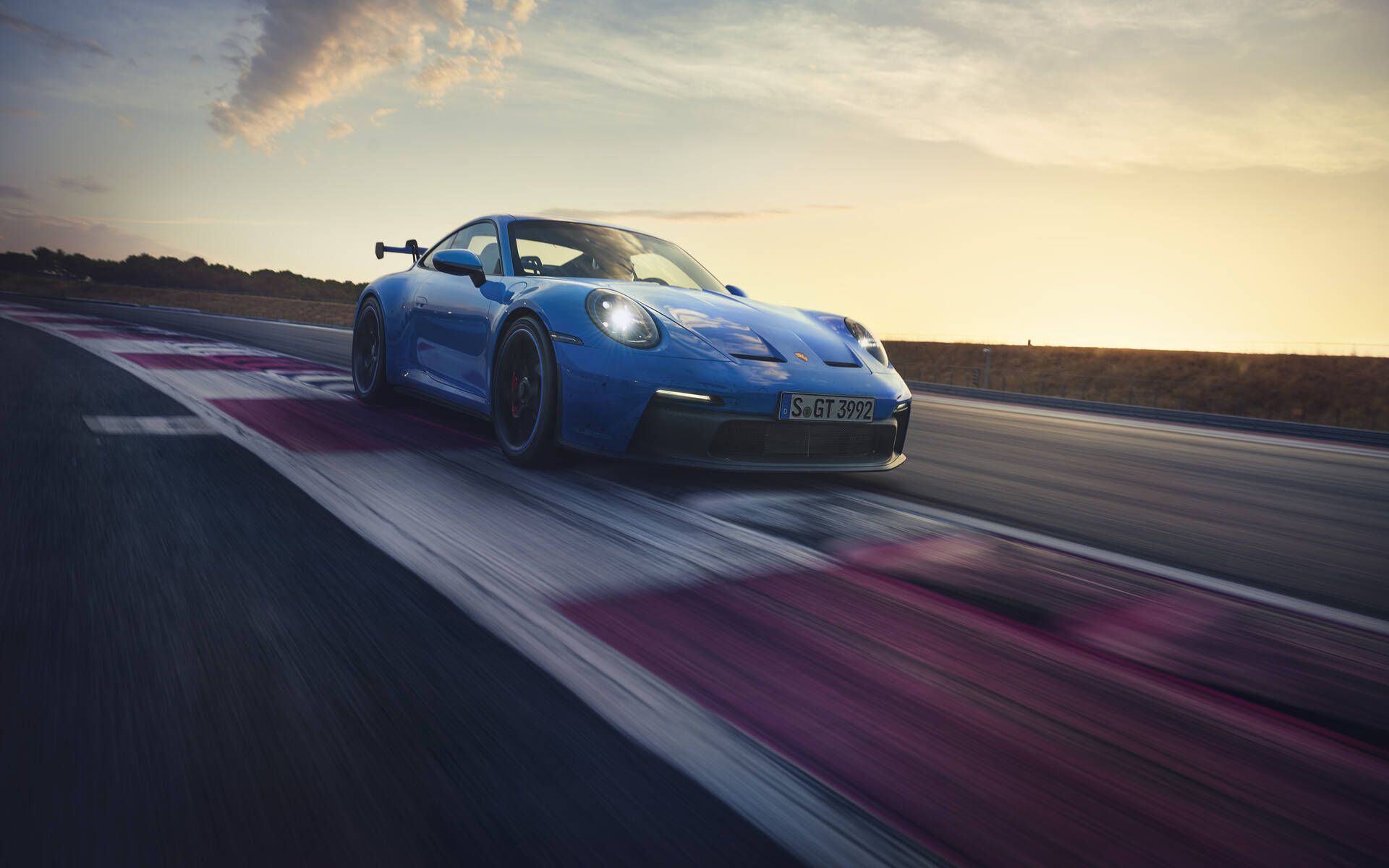 1920x1200 Porsche 911 GT3 Debuts With Faster Nürburgring Lap Times Car Guide