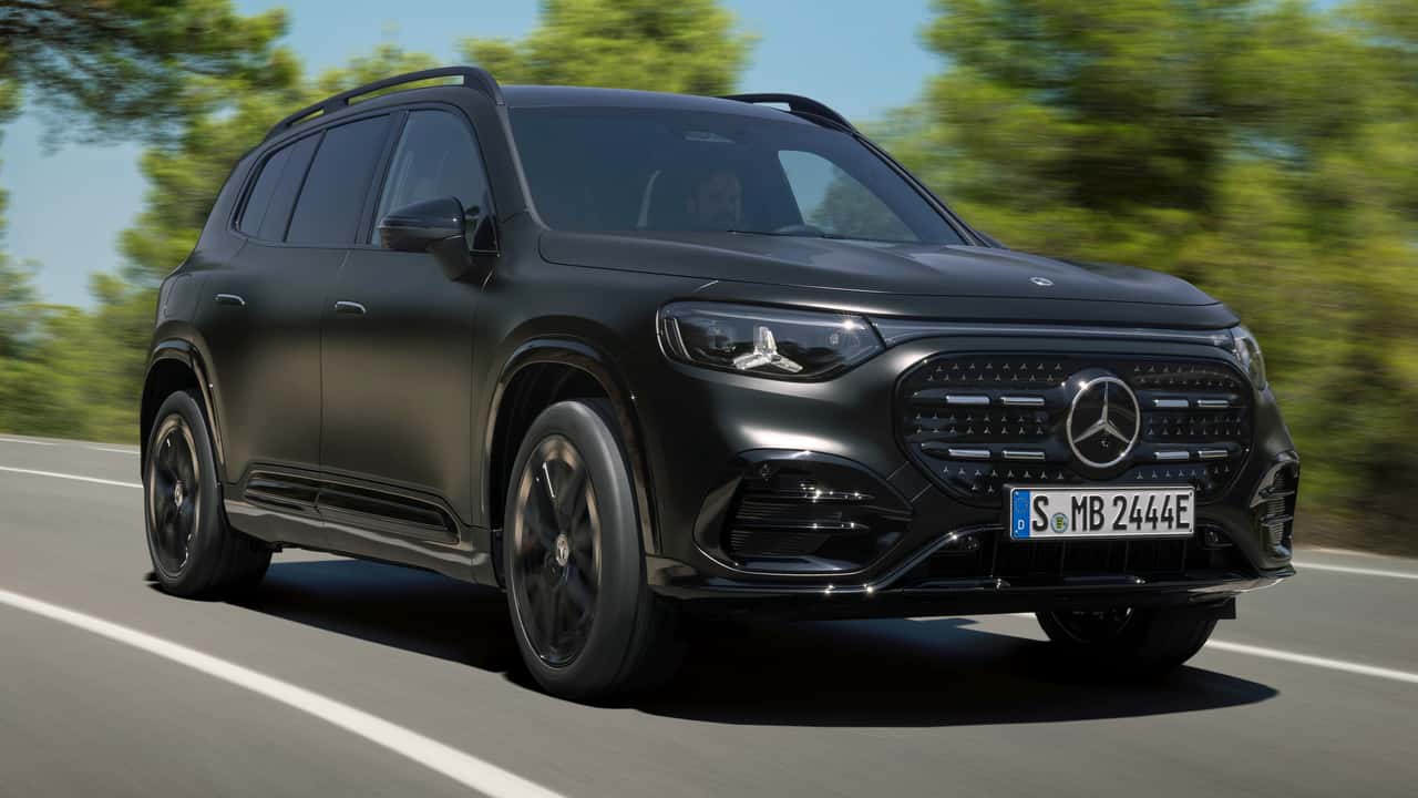 1280x720 Mercedes GLB Revealed: Seven Seats, Three Screens, Two Trunks