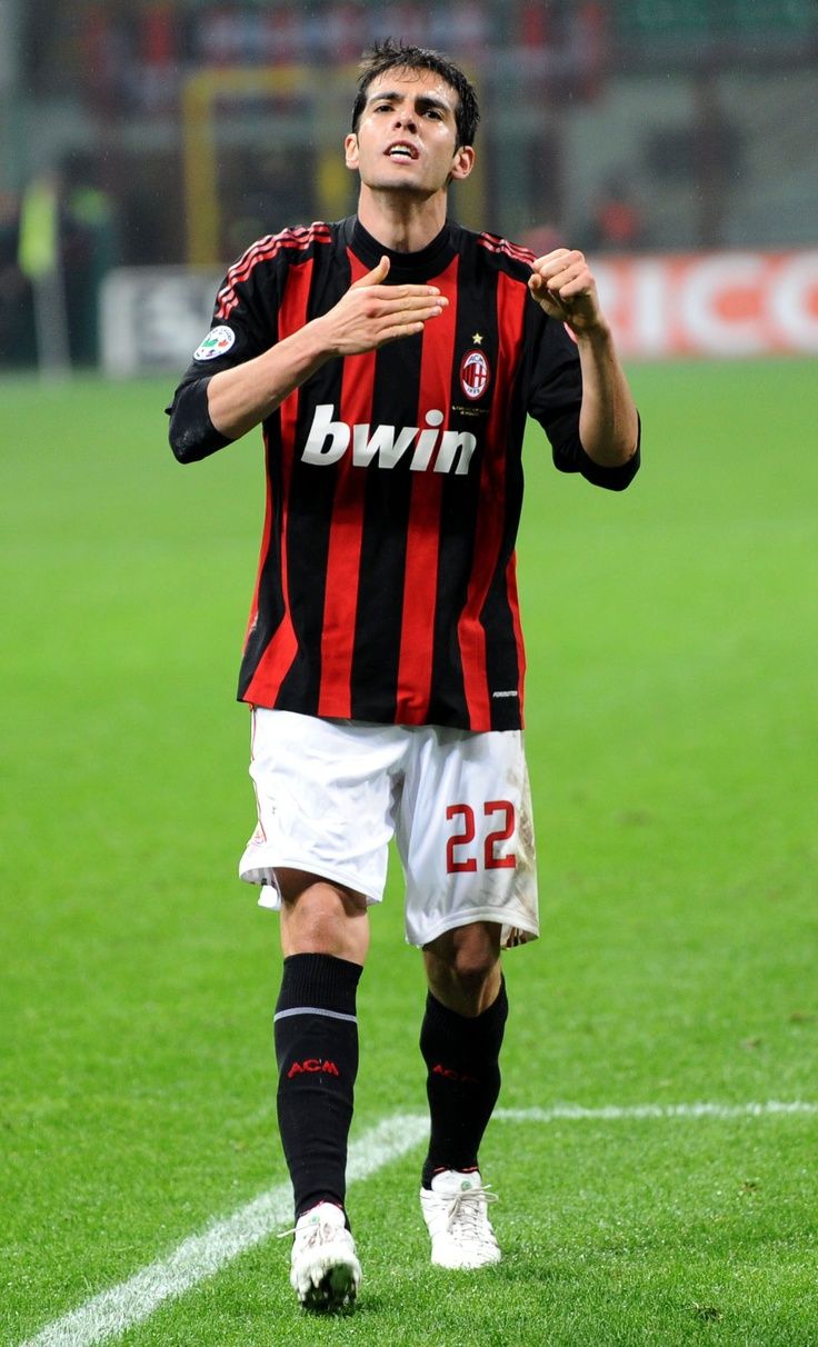 736x1212 Kakà back to Milan!