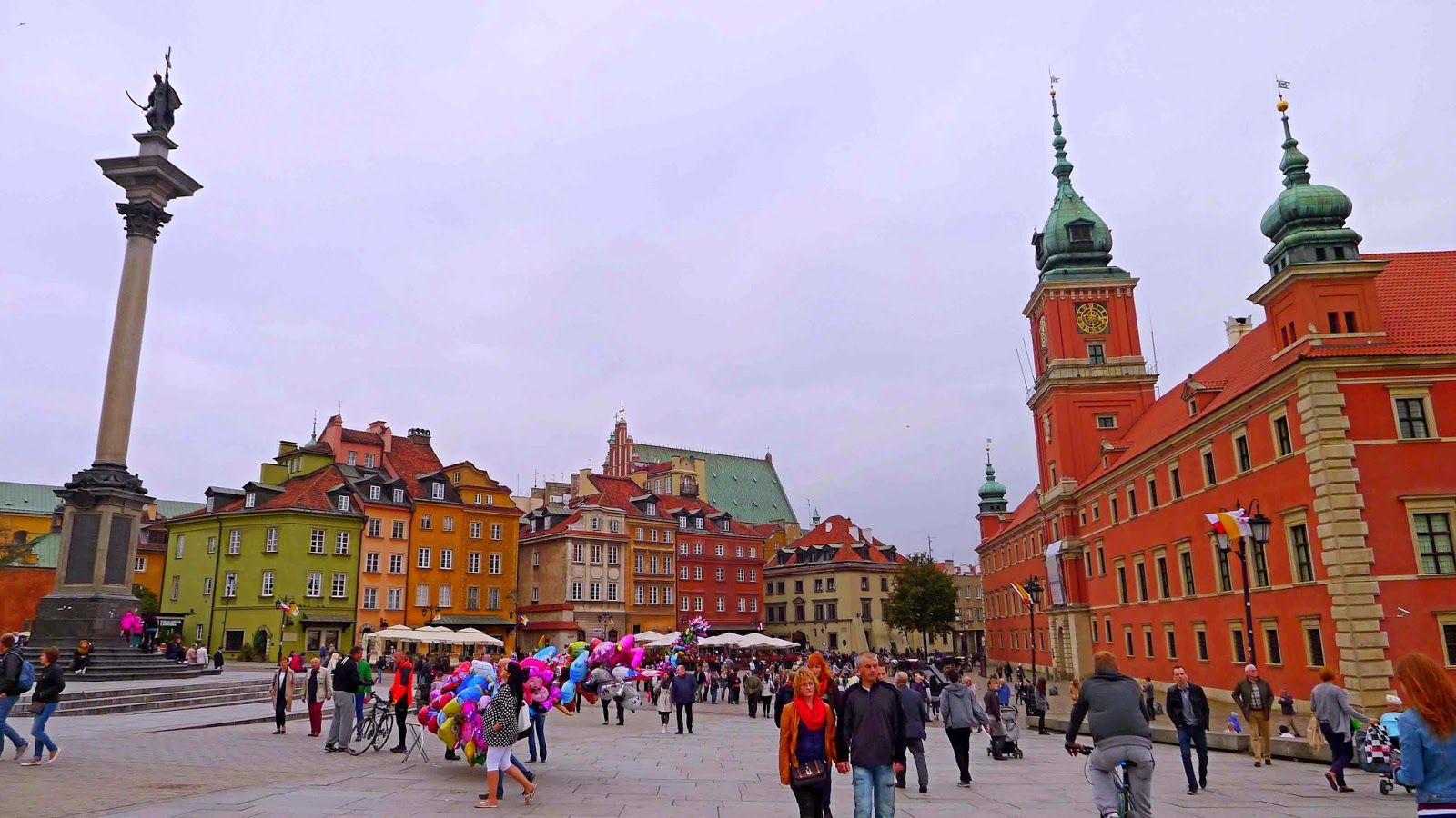 1600x900 Warsaw Castle Square and Old Town