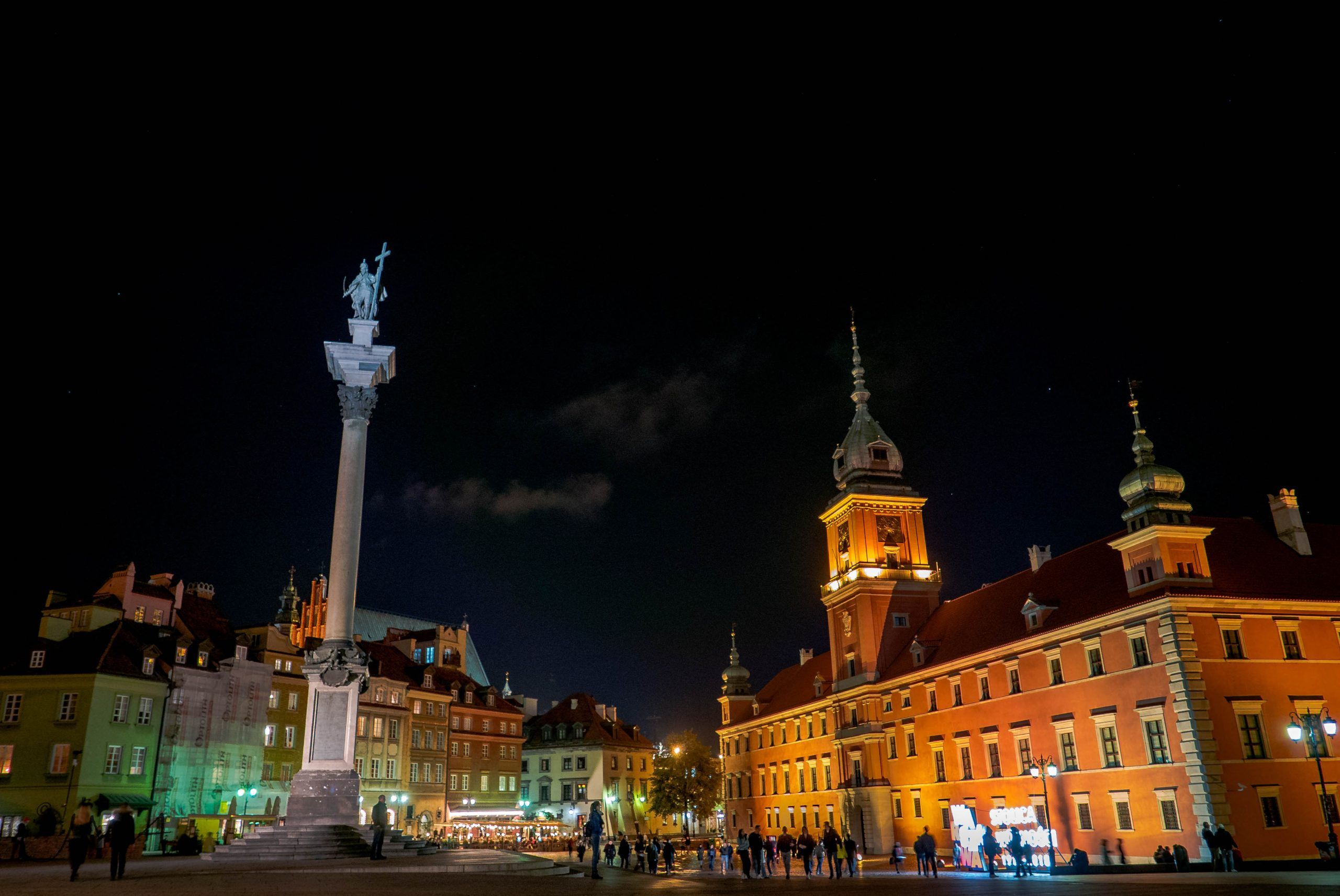 2560x1712 Warsaw Old Town moving around just moving around