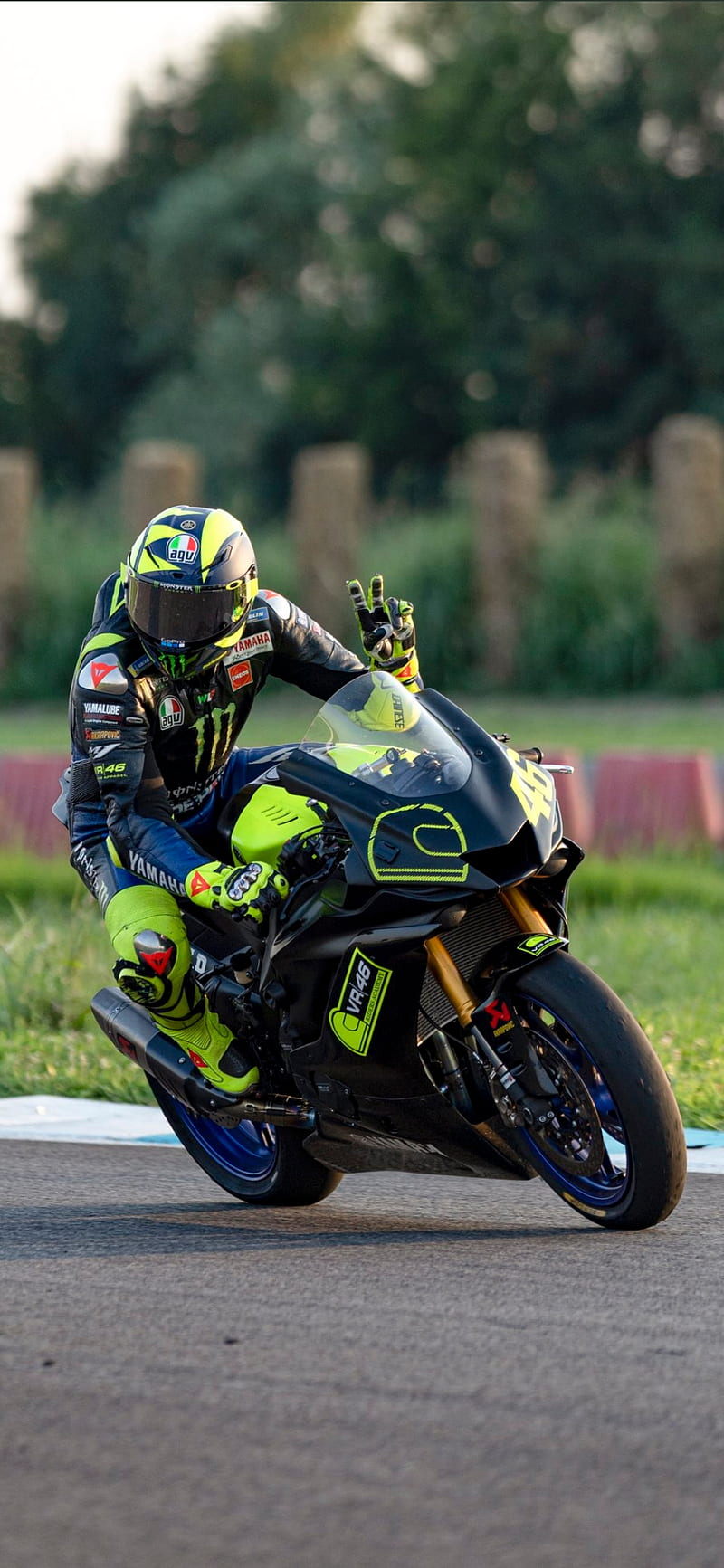 800x1733 V Rossi, monster, moto, motogp, valentino, vr yamaha, HD phone wallpaper