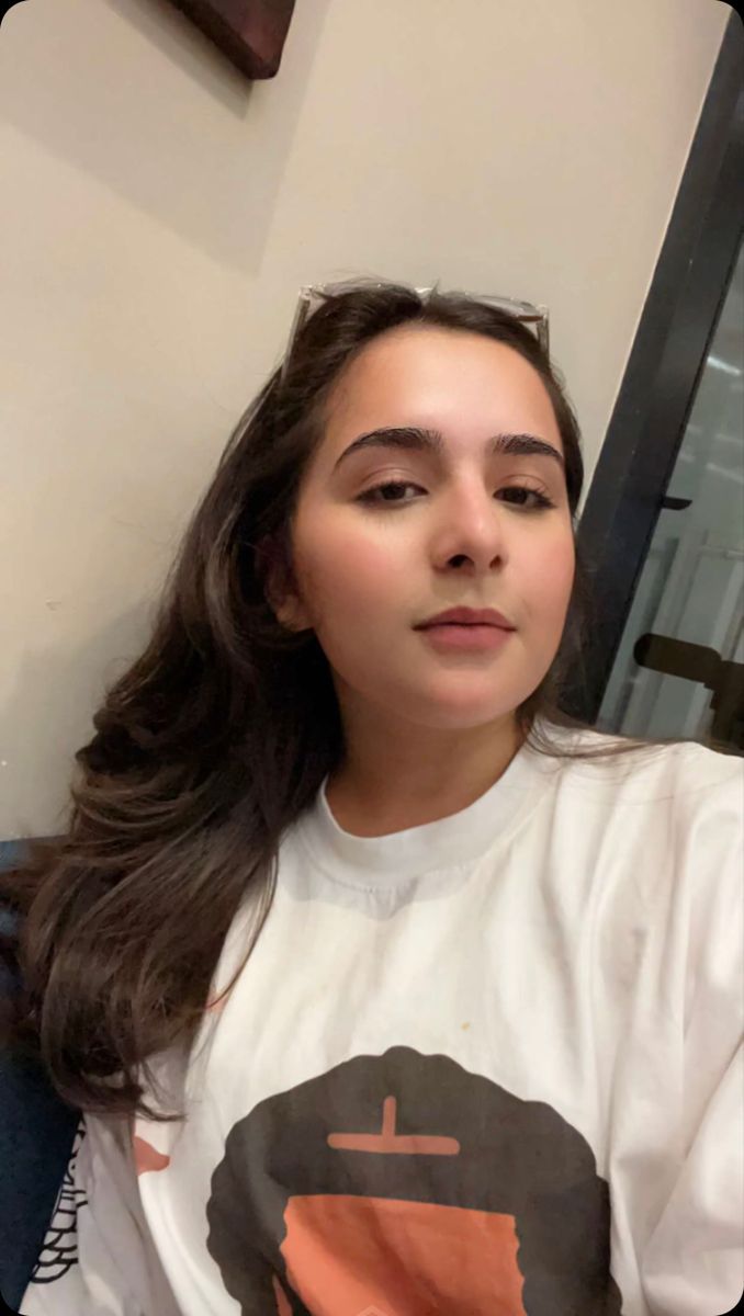 678x1200 Sruishty Maan