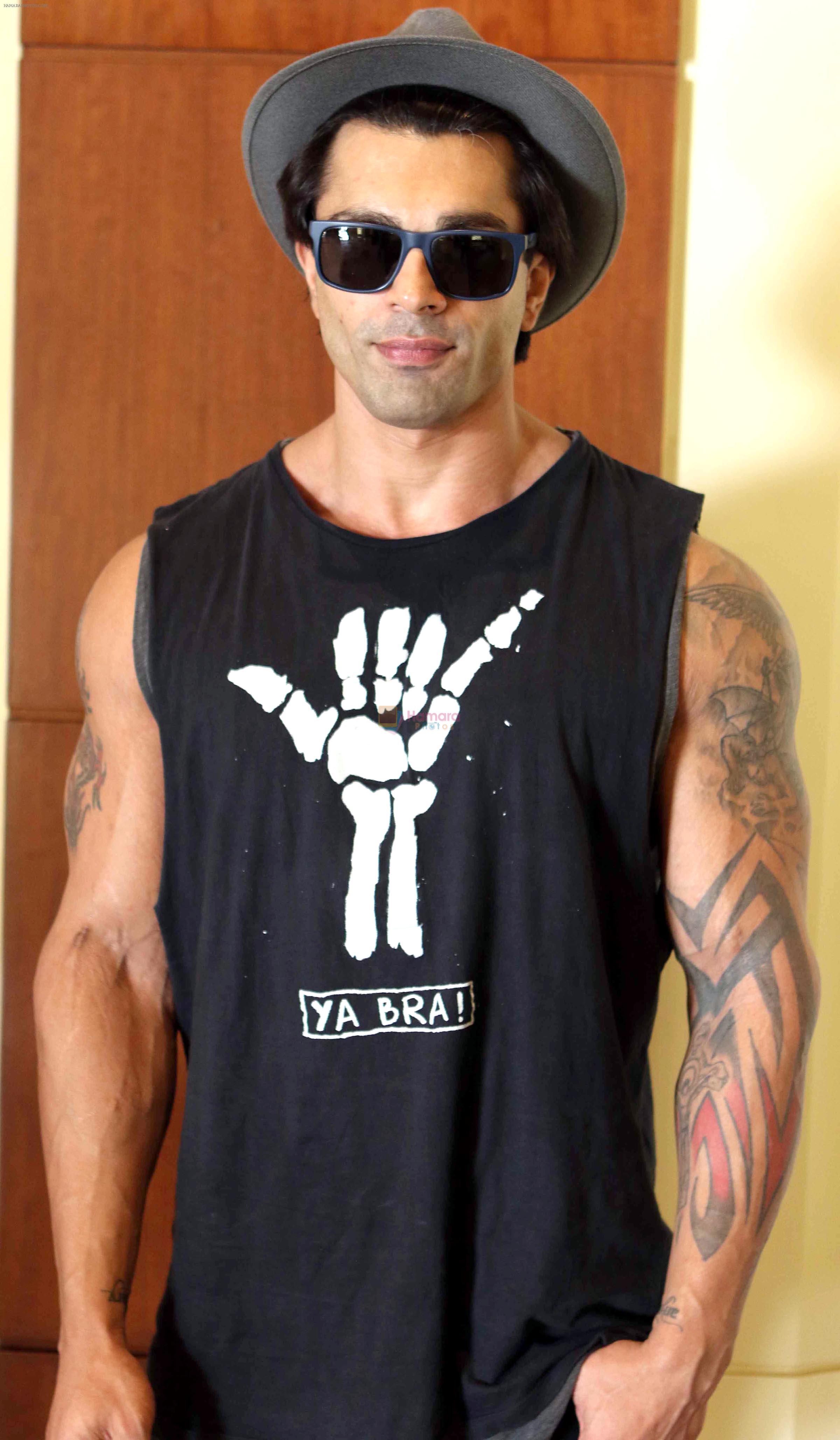 2400x4114 Karan Singh Grover1 / Karan Singh Grover
