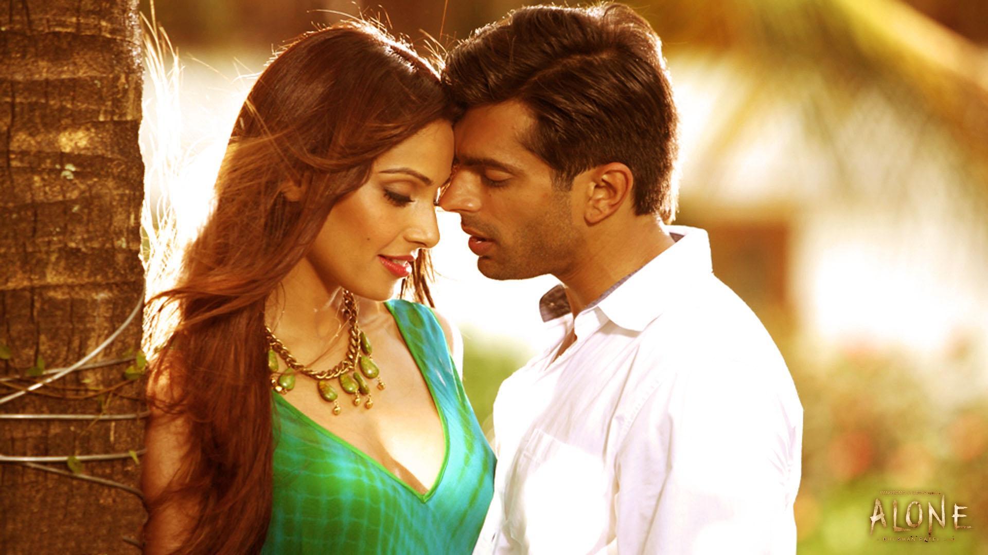 1920x1080 Bipasha Basu And Karan Singh Grover HD desktop wallpaper : Widescreen : High Definition