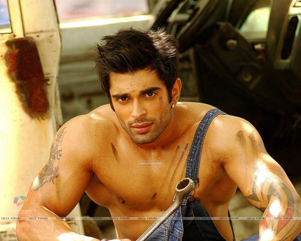 1280x1024 Pojok Agp: Karan Singh Grover Wallpaper