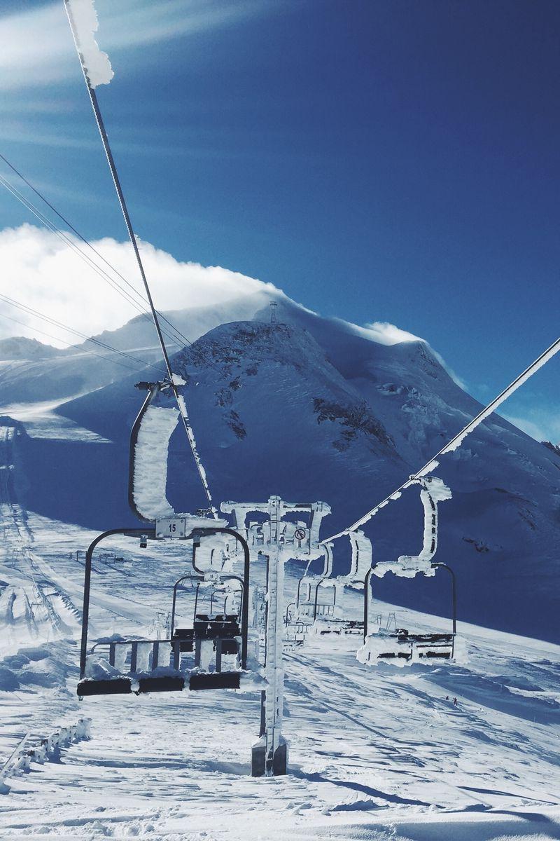 800x1200 Download Wallpaper 800x1200 Ski Lift, Mountains, Snow Iphone 4s 4 For Parallax HD Background