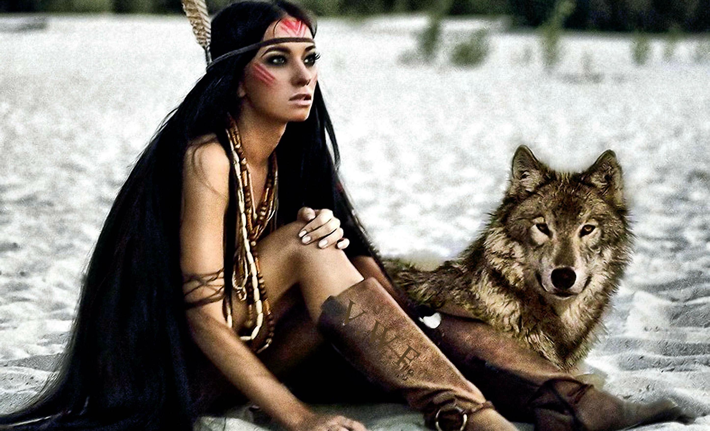 2892x1756 Native American Headdress Girls Wallpaper