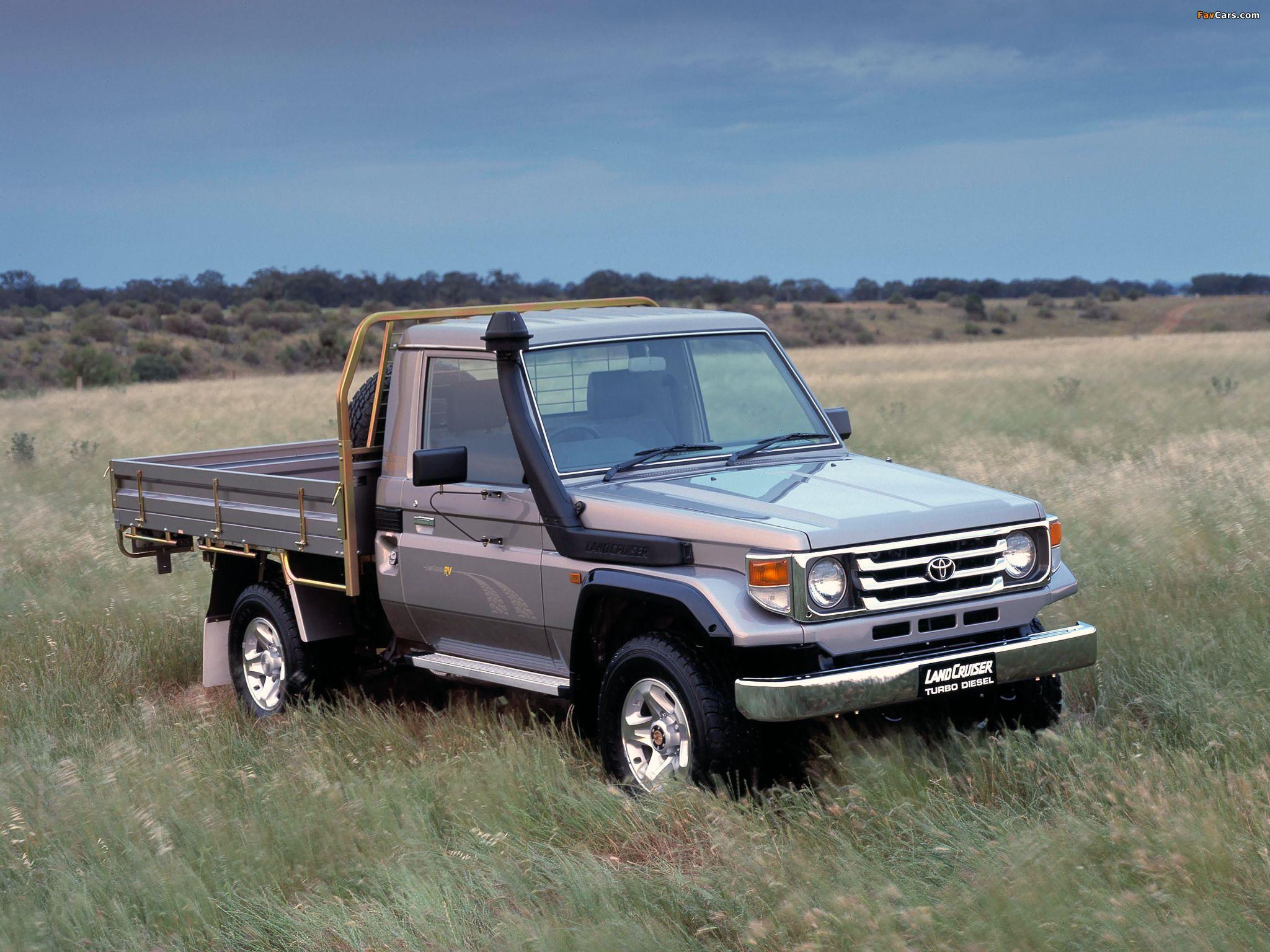 Toyota Land Cruiser 76 Pickup