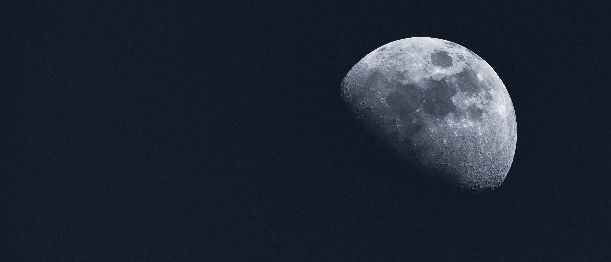 2420x1037 21:9 Wallpaper of the Moon I shot today