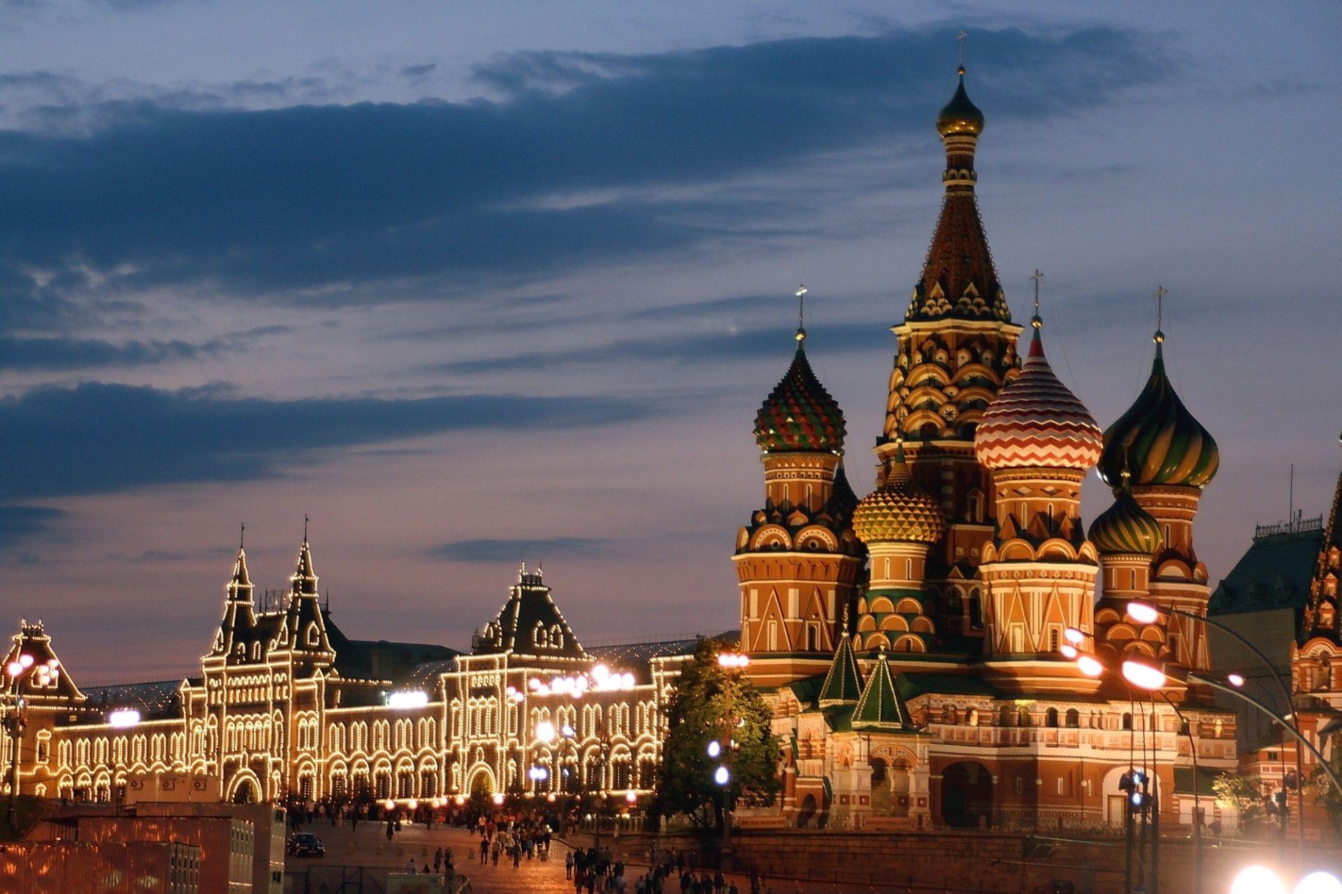 1920x1279 Elegant Russia Wallpaper Free Download: The Heritage of History