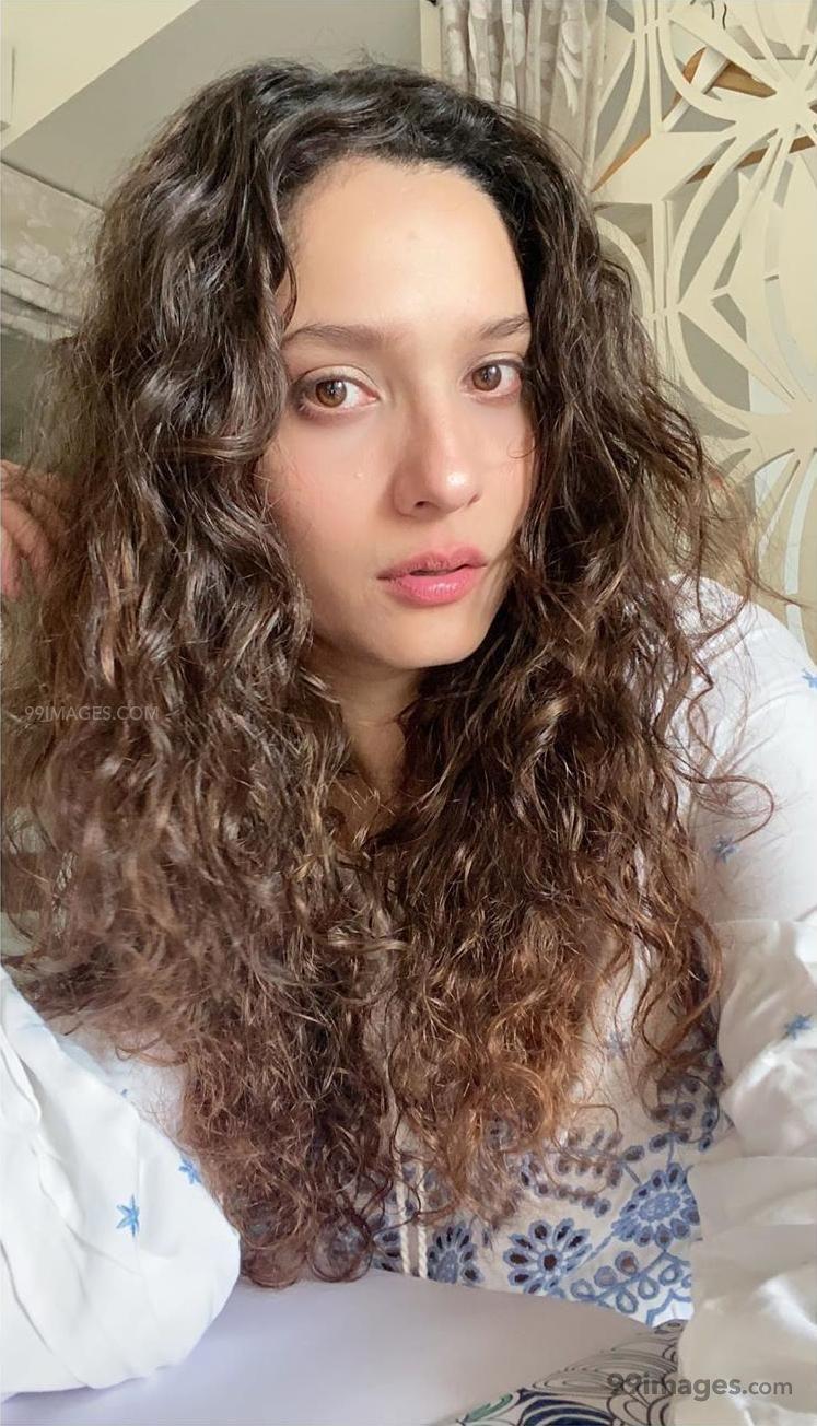747x1304 Ankita Lokhande Wallpaper