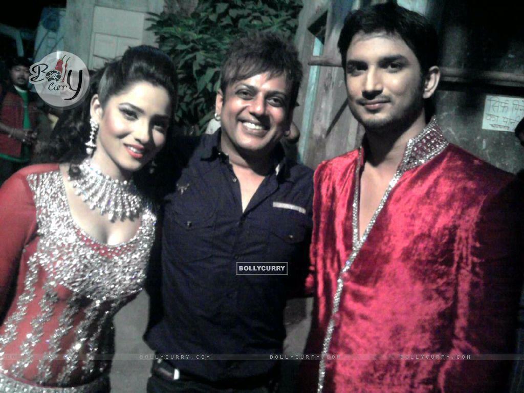 1024x768 Wallpaper Singh Rajput, Ankita Lokhande With Their Hair Dresser size:1024x768