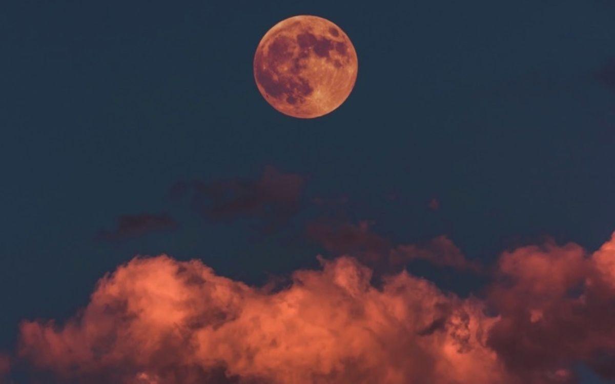 1200x749 Wallpaper Weekends: 'For All Mankind' Inspired Moon iPhone Wallpaper