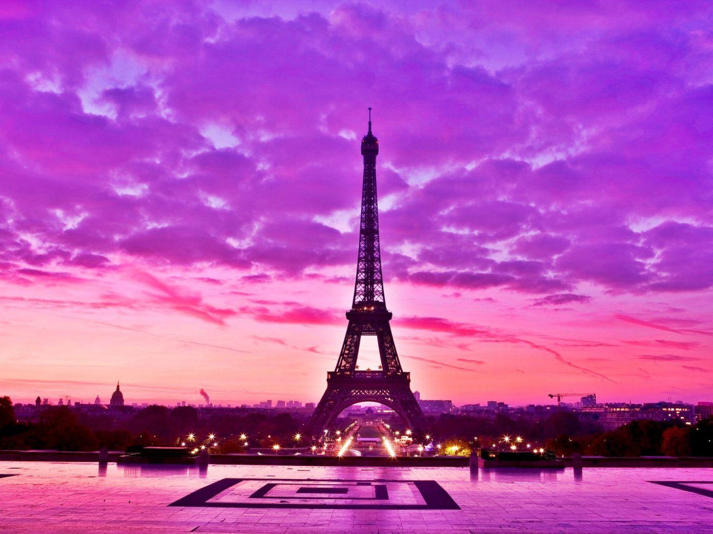 1400x1050 Bright picture of the Eiffel Tower Desktop wallpaper 1400x1050