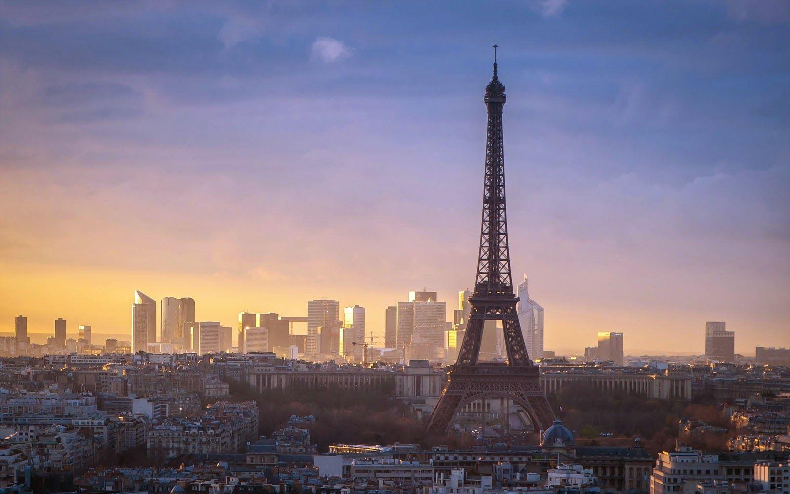1600x1000 wallpaper: Eiffel Tower Wallpaper