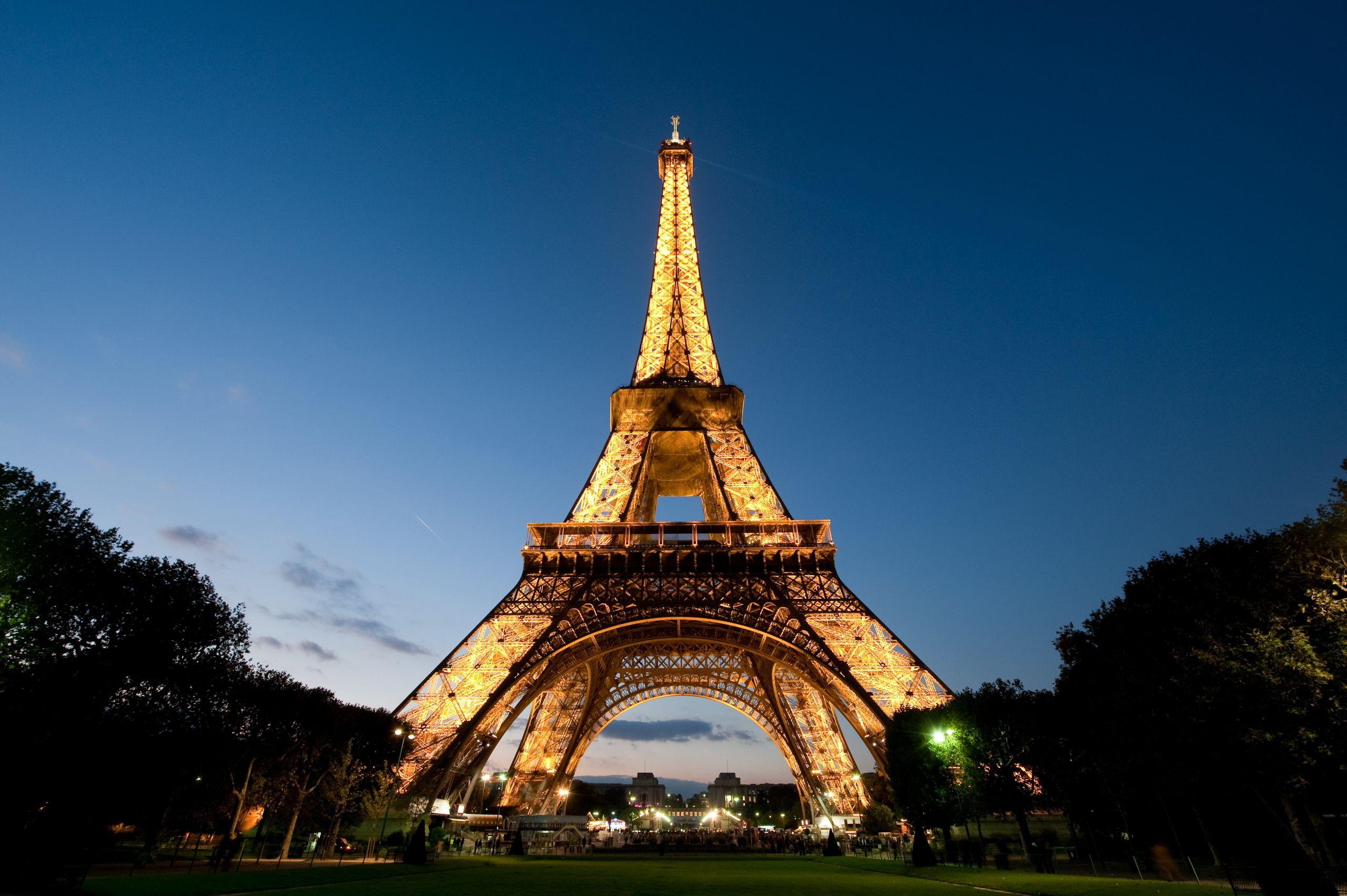 2560x1703 Eiffel Tower Desktop Wallpaper FREE on
