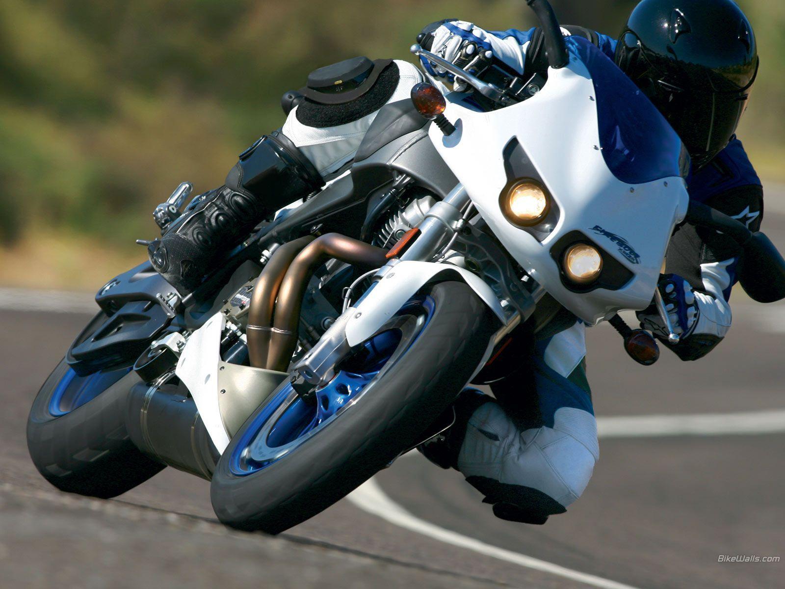 1600x1200 Buell firebolt. I love the innovation mixed with the old school donk