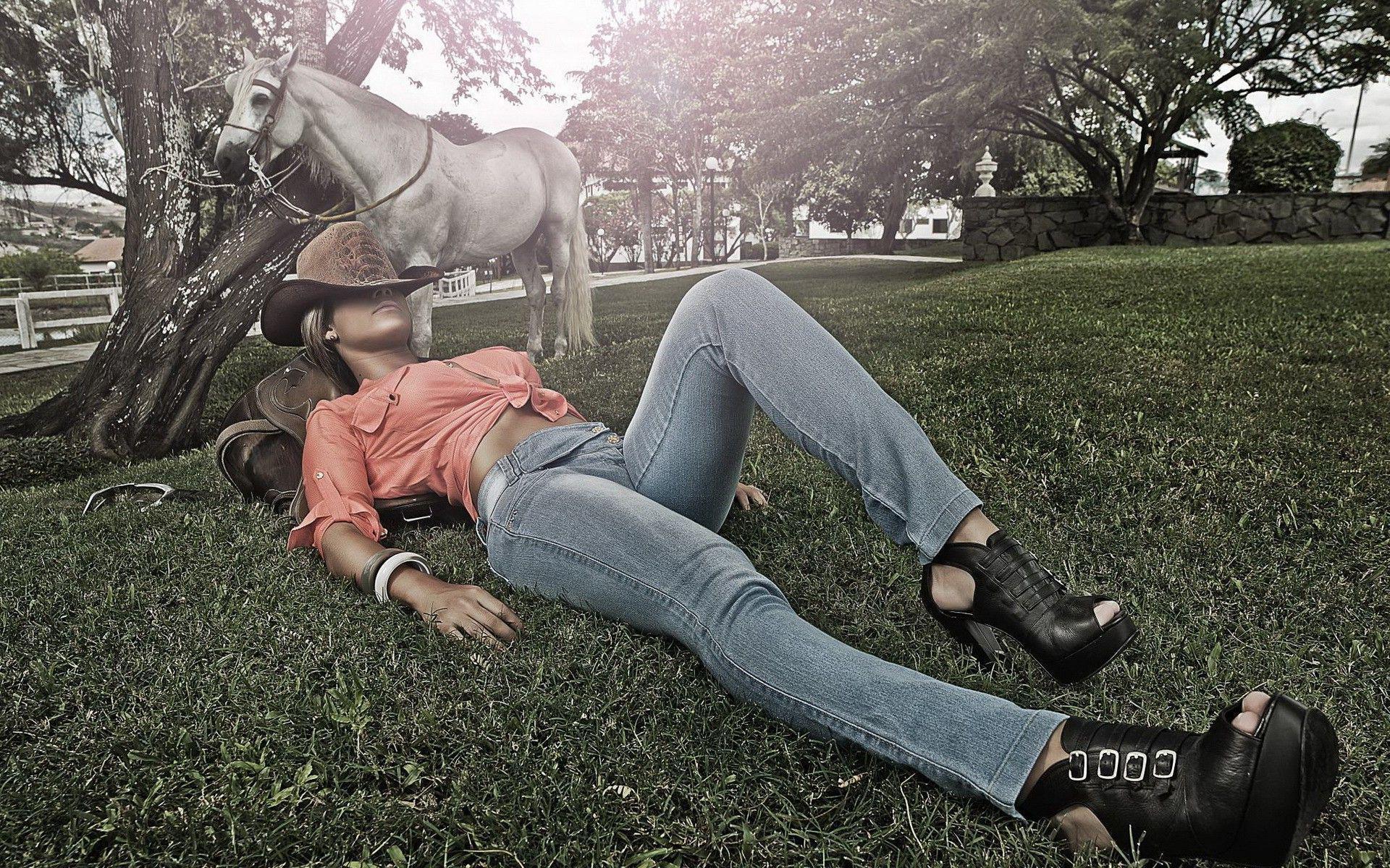 1920x1200 Modern cowgirl wallpaper