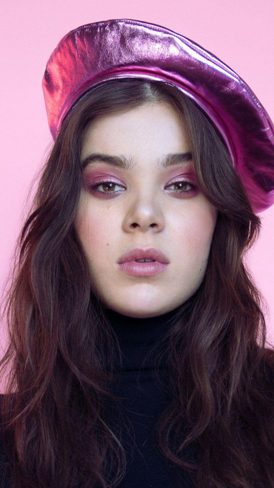 950x1689 Hailee Steinfeld Pink Background Photohoot 4K Ultra HD Mobile Wallpaper
