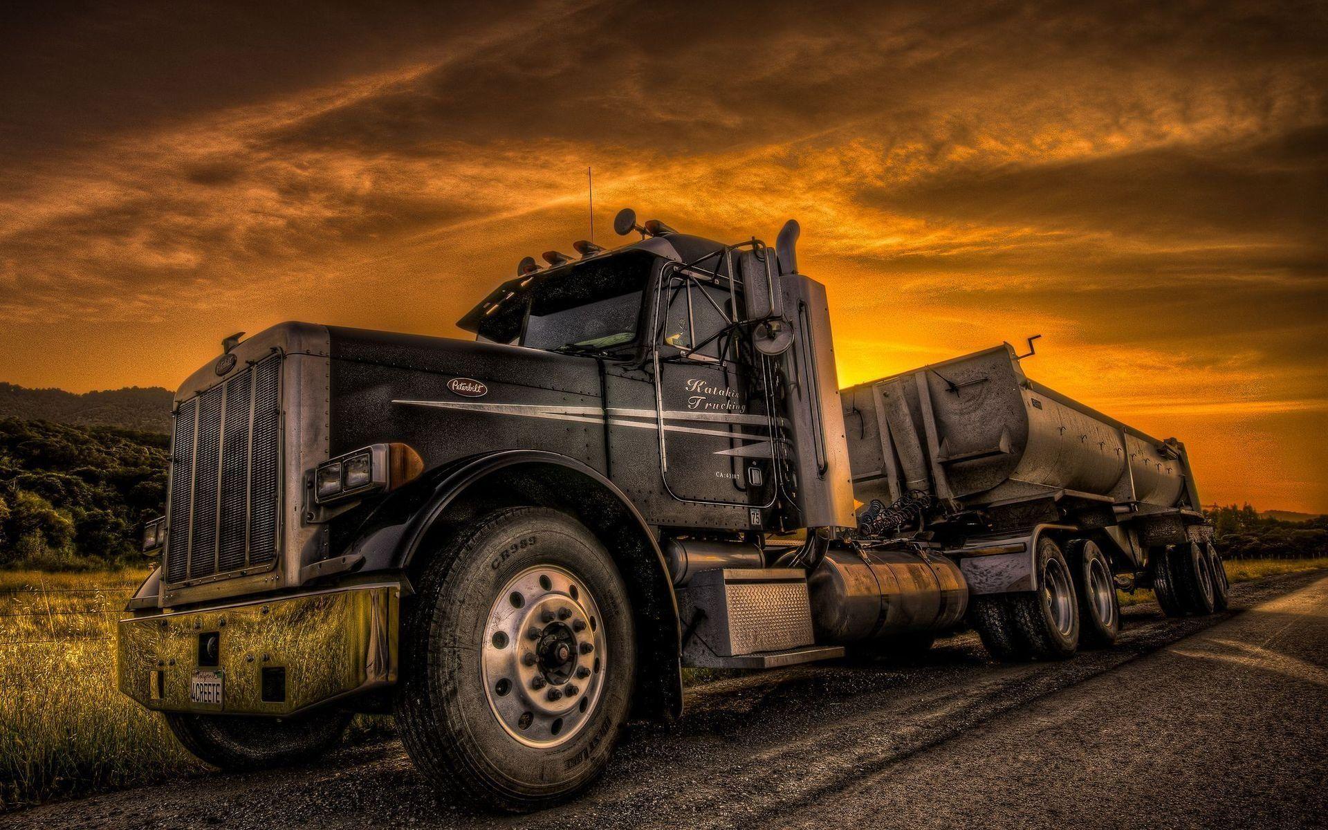 Trailer Truck Wallpapers - Top Free Trailer Truck Backgrounds -  WallpaperAccess