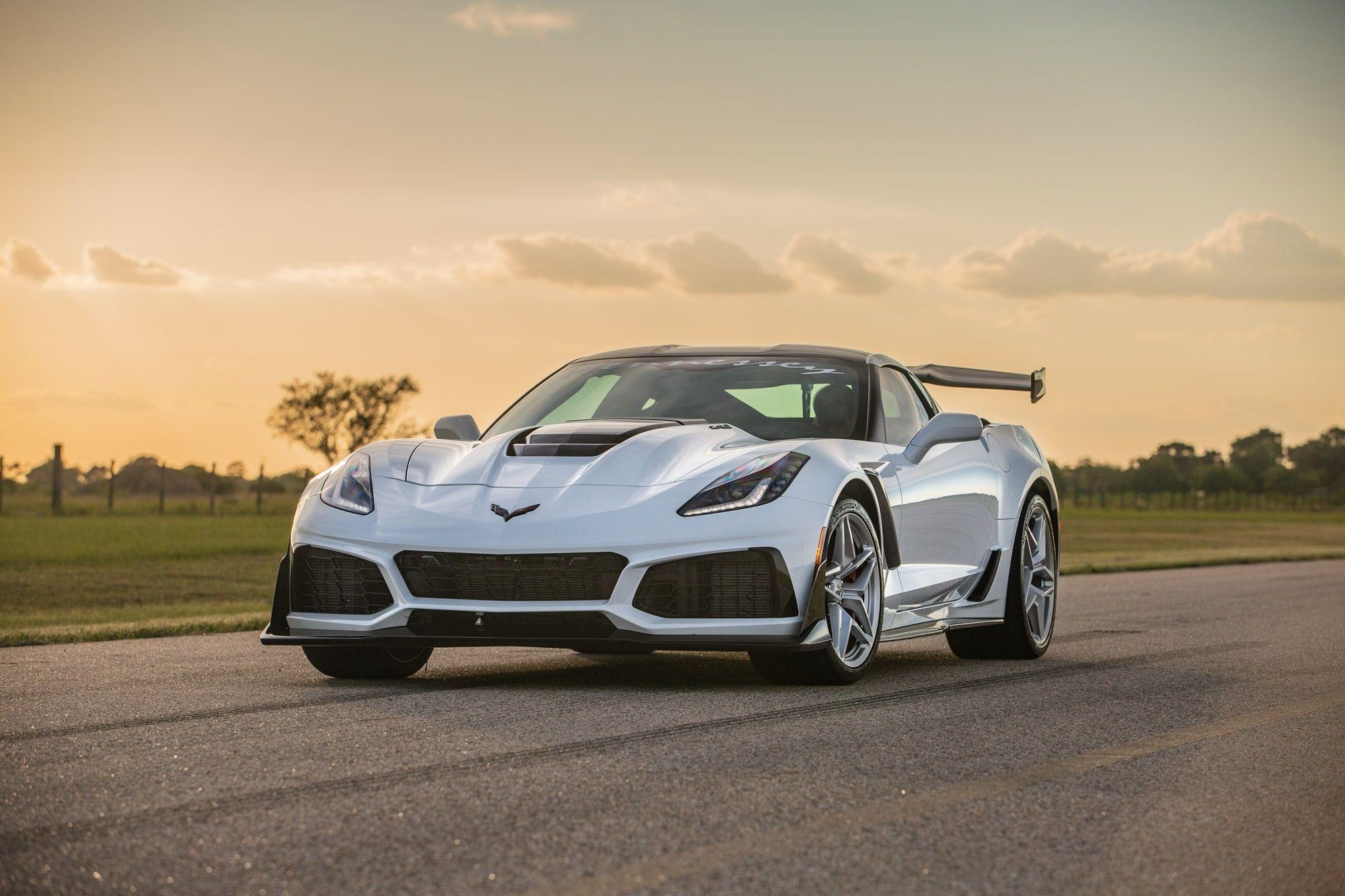 2000x1333 Chevrolet Corvette ZR1 Photo