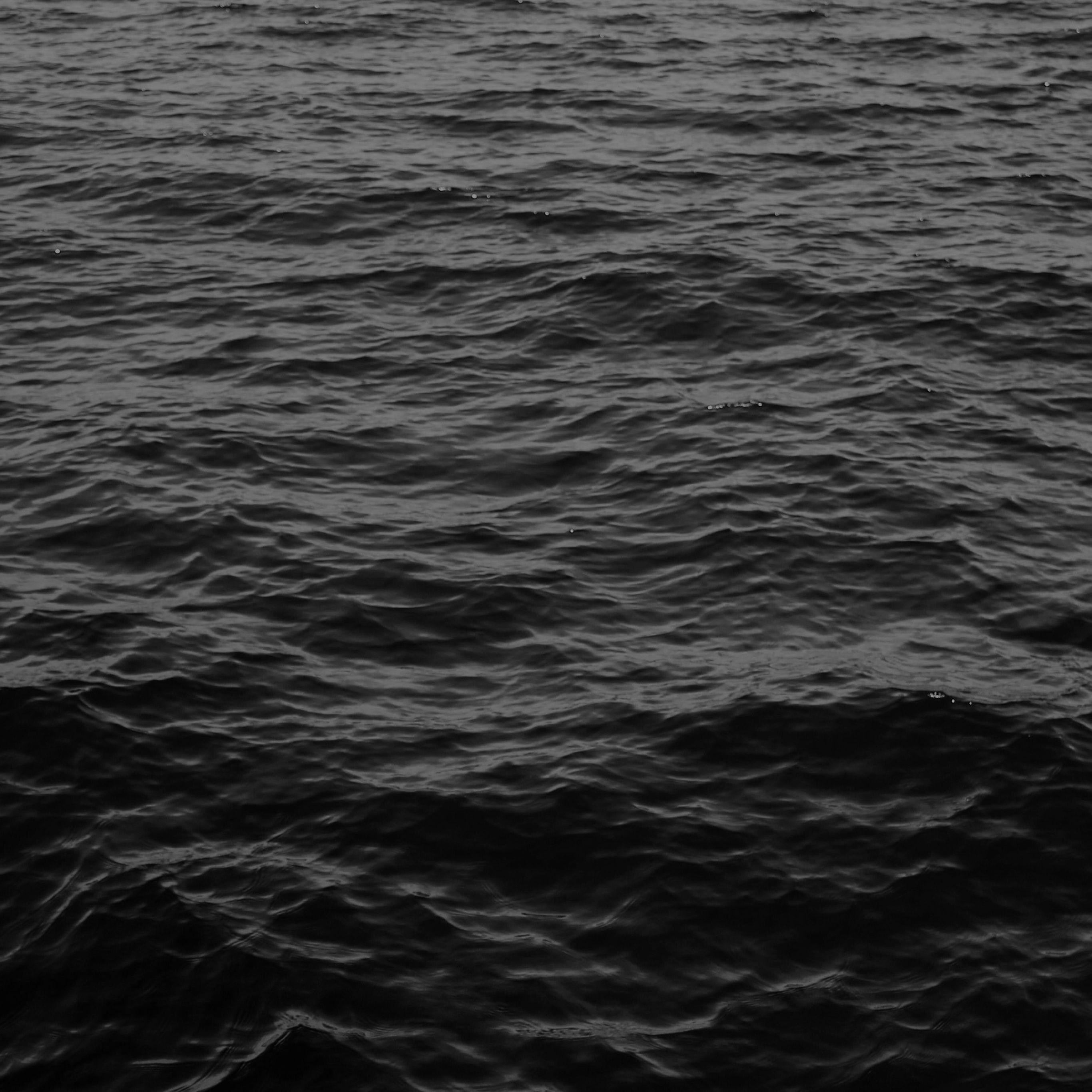 Есть черный океан. Темное море. Черная вода. Темные воды. Мрачное море.