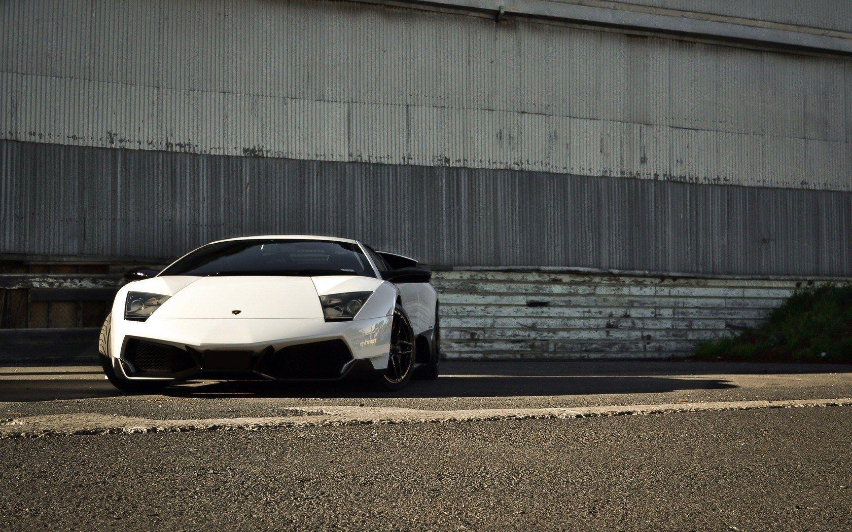 1680x1050 White Lamborghini Murcielago LP670 4 SV