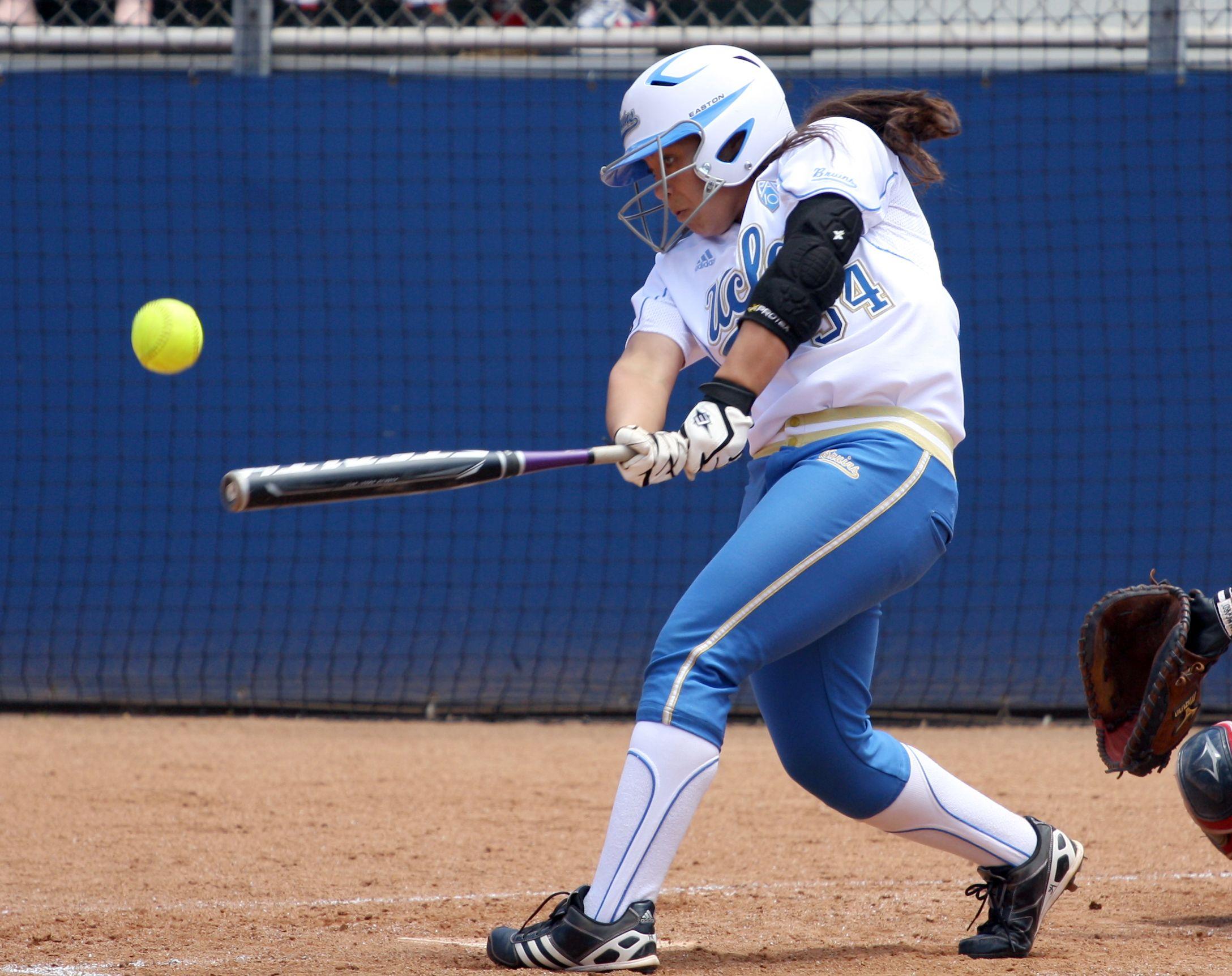 2176x1724 Softball makes an early NCAA Tournament exit against the Florida