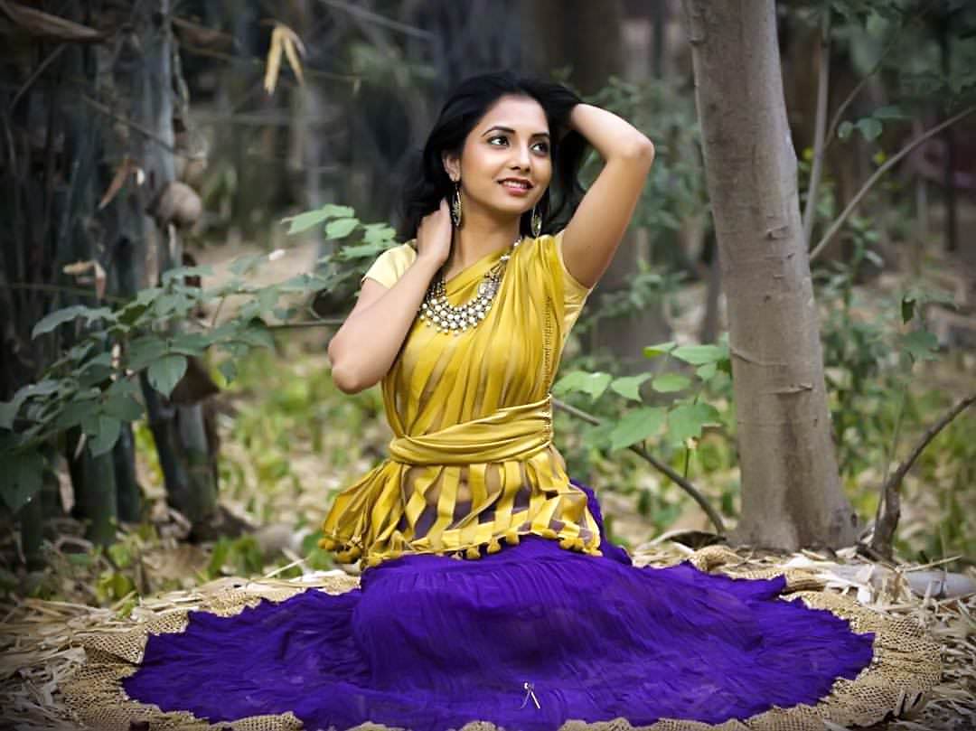 1080x809 Sayali Sanjeev Wallpaper