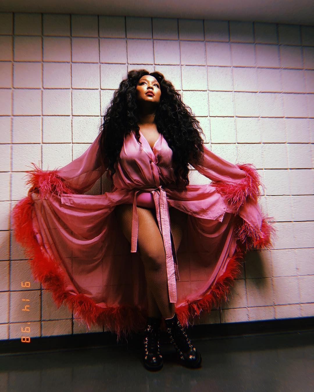 1080x1350 Lizzo Truth Hurts Wallpaper