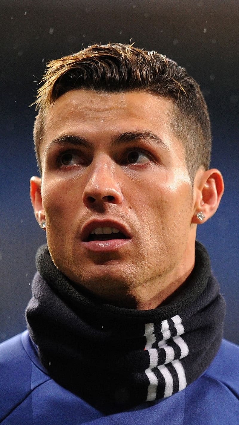800x1422 HD Sports Cristiano Ronaldo Wallpaper