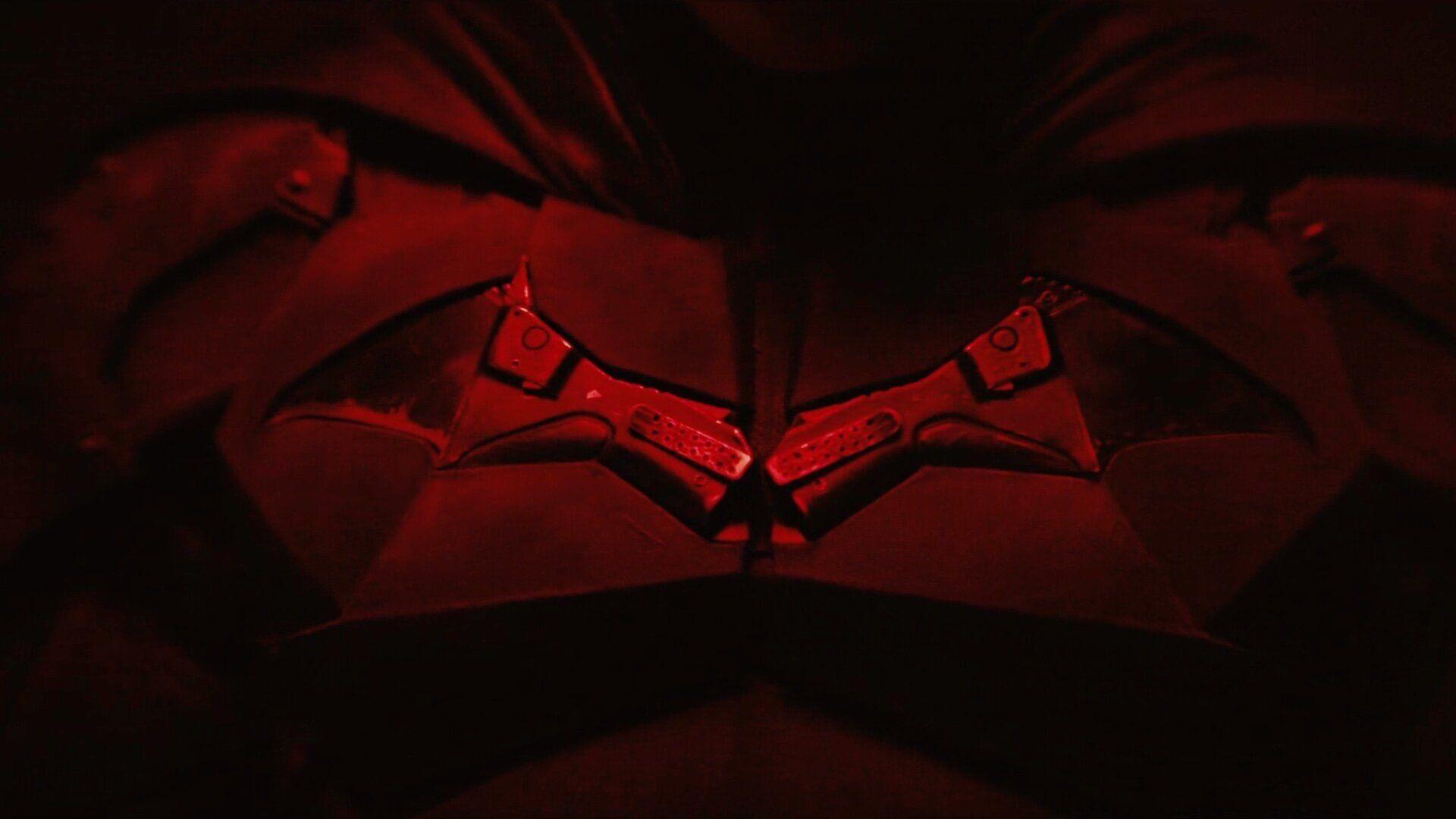 1920x1080 Closer Look at The Dark Knight's Forearm Weapons in THE BATMAN