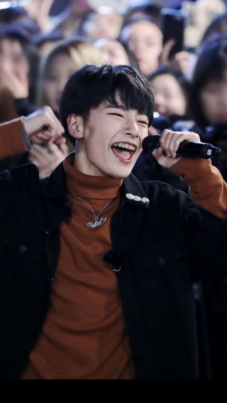 750x1334 Yang Jeongin Wallpaper
