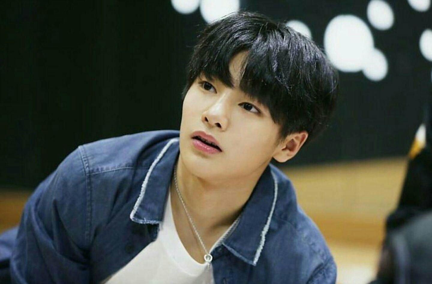 1440x946 Jeongin Stray Kids Desktop Wallpaper