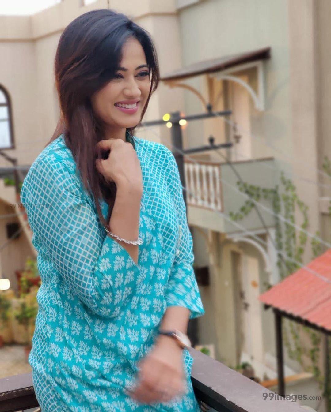1080x1346 Shweta Tiwari HD Wallpaper (Desktop Background / Android / iPhone) (1080p, 4k) (1080x1346) (2020)