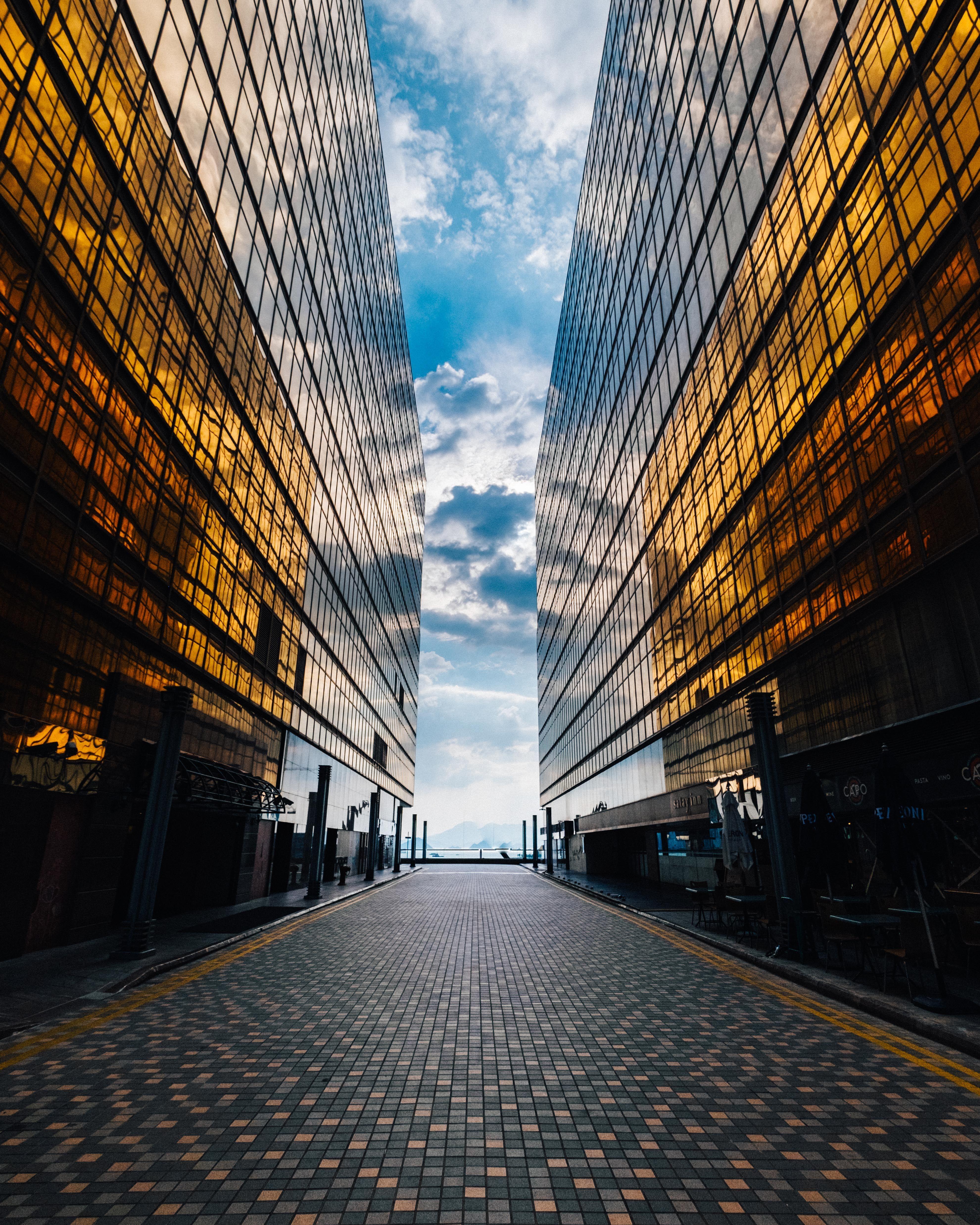 Glass Building Wallpapers Top Free Glass Building Backgrounds Wallpaperaccess