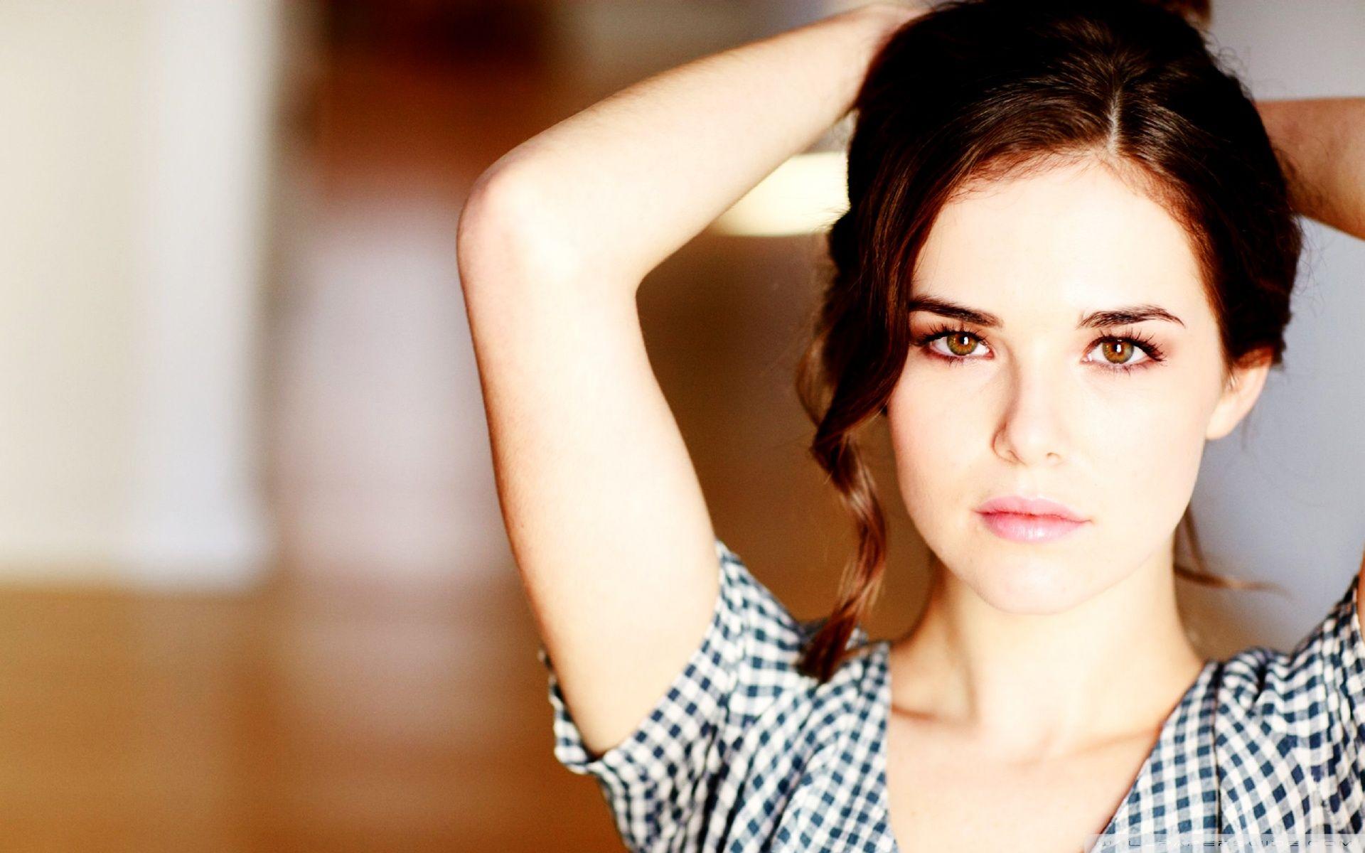 1920x1200 Zoey Deutch Ultra HD Desktop Background Wallpaper for : Widescreen & UltraWide Desktop & Laptop