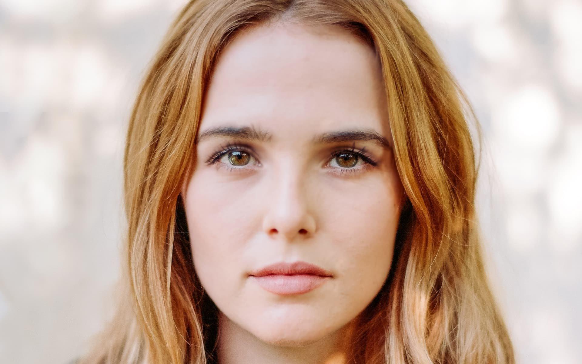 1920x1200 Zoey Deutch wallpaper 1920x1200 desktop background