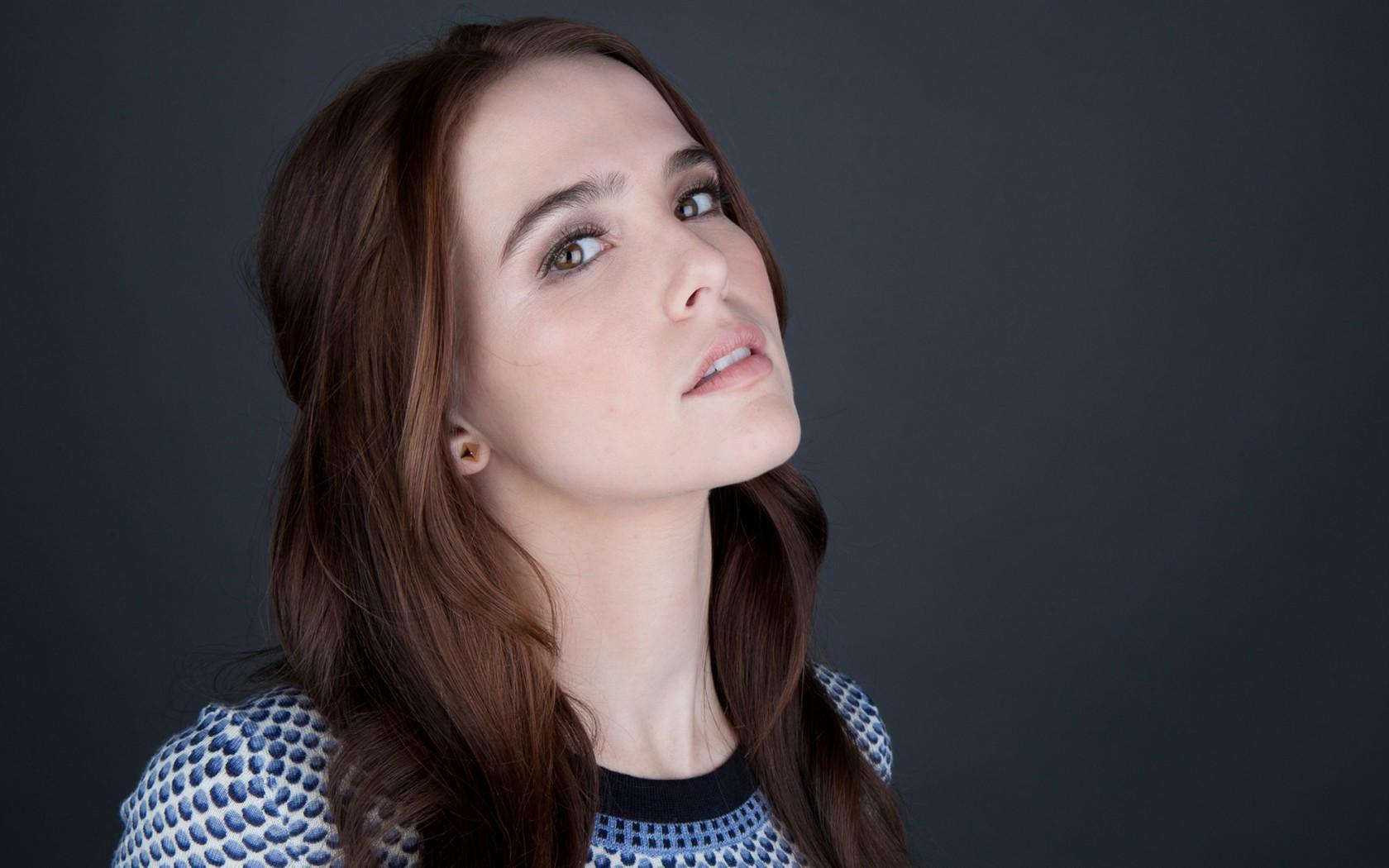 1680x1050 Zoey Deutch Photohoot Wallpaper