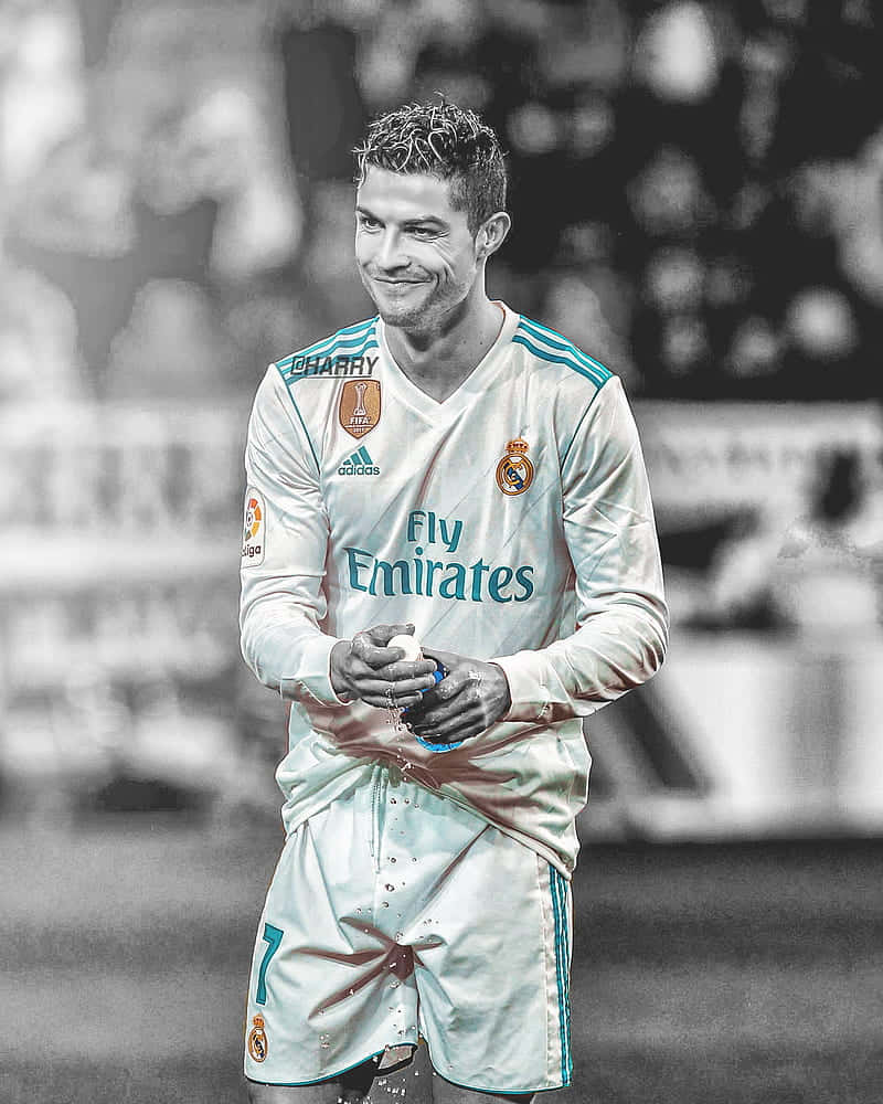 800x1000 Download Cristiano Ronaldo Smiling Real Madrid Wallpaper